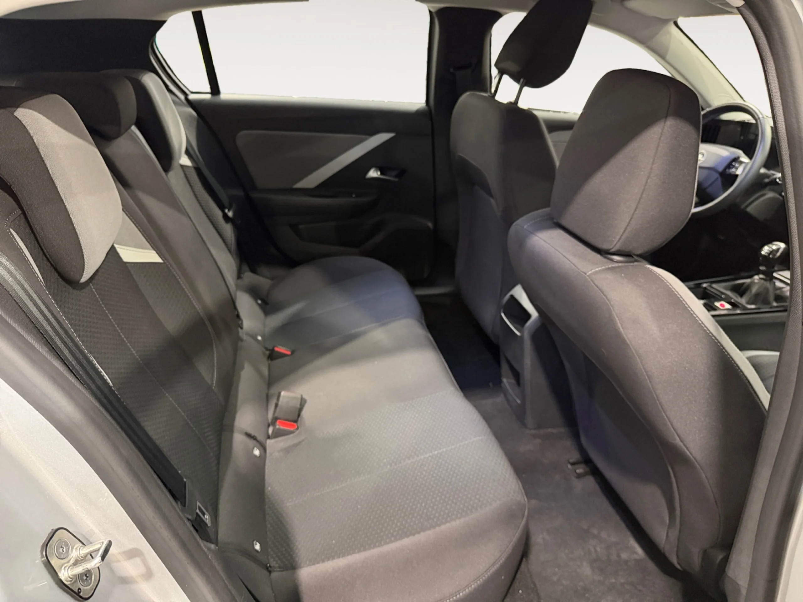 OPEL ASTRA 1.2T XHT 96KW (130CV) EDITION - Foto 6