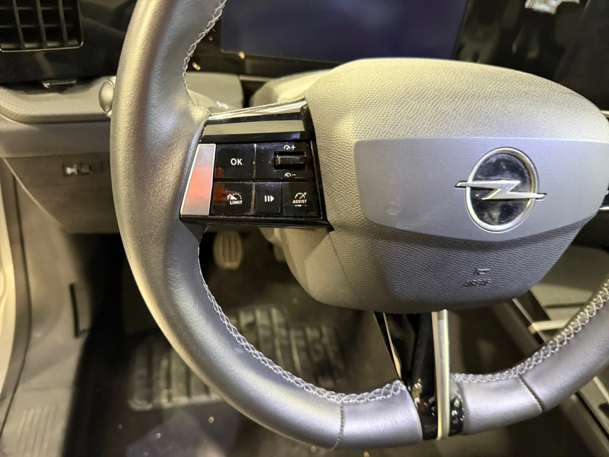 OPEL ASTRA 1.2T XHT 96KW (130CV) EDITION - Foto 11