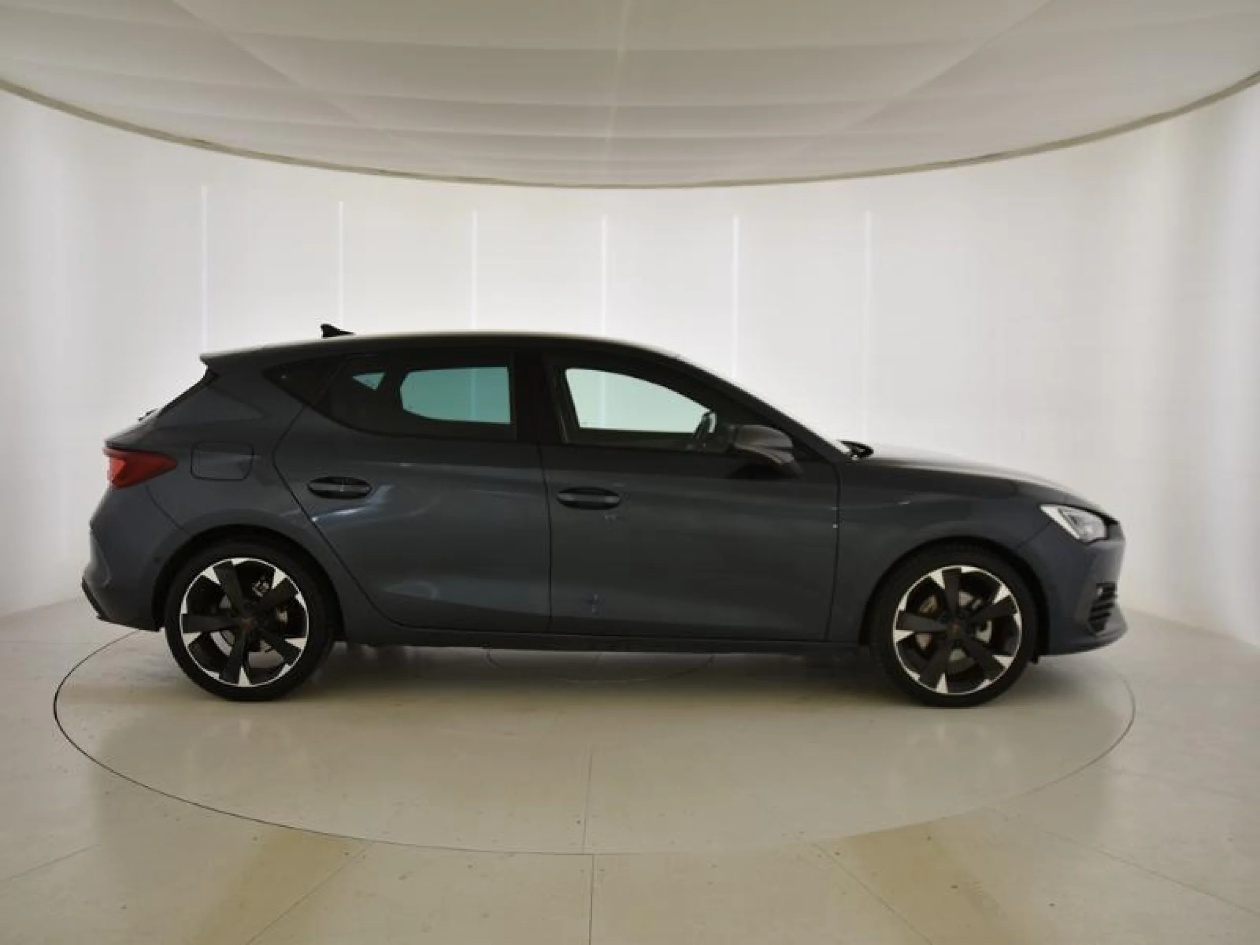 CUPRA LEON 1.5 ETSI 110KW 150CV) DSG - Foto 3