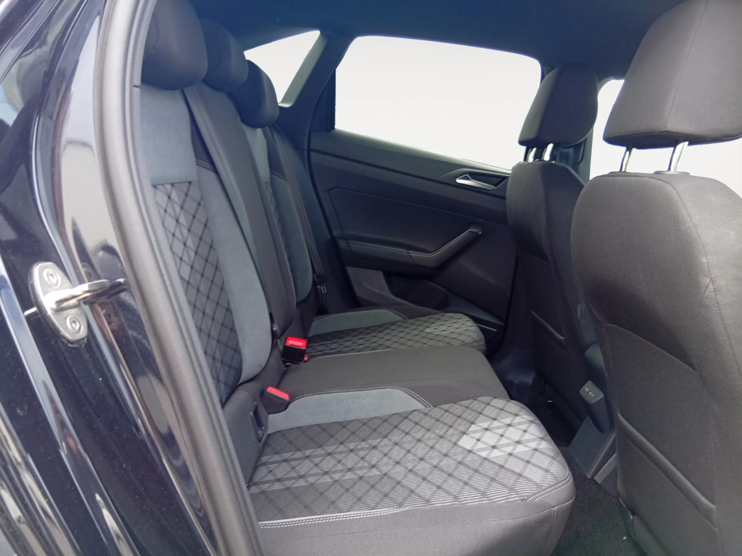 VOLKSWAGEN TAIGO R LINE 1.0 TSI 81KW (110CV) DSG - Foto 6