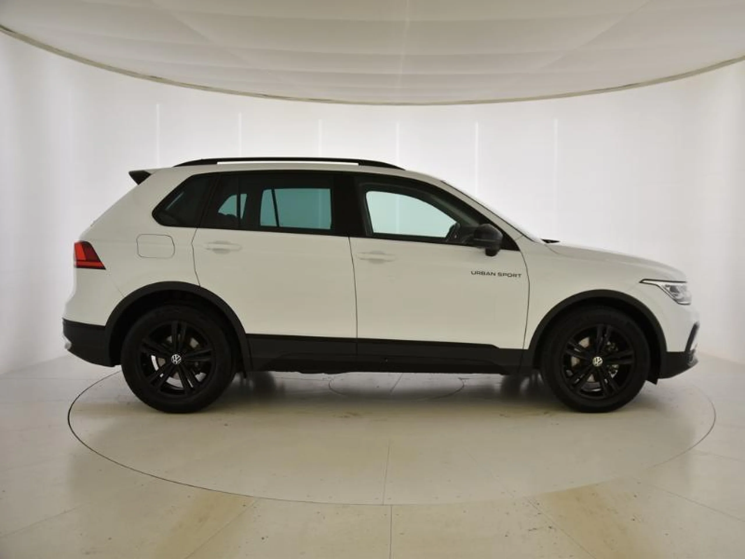VOLKSWAGEN TIGUAN URBAN SPORT 2.0 TDI 110KW (150CV) - Foto 3