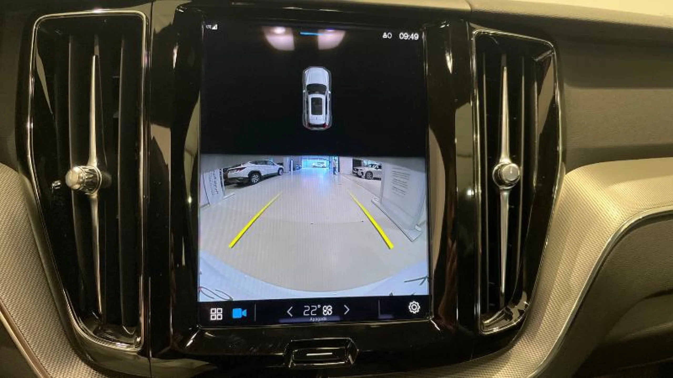 VOLVO XC60 2.0 B4 D R DESIGN AUTO - Foto 19