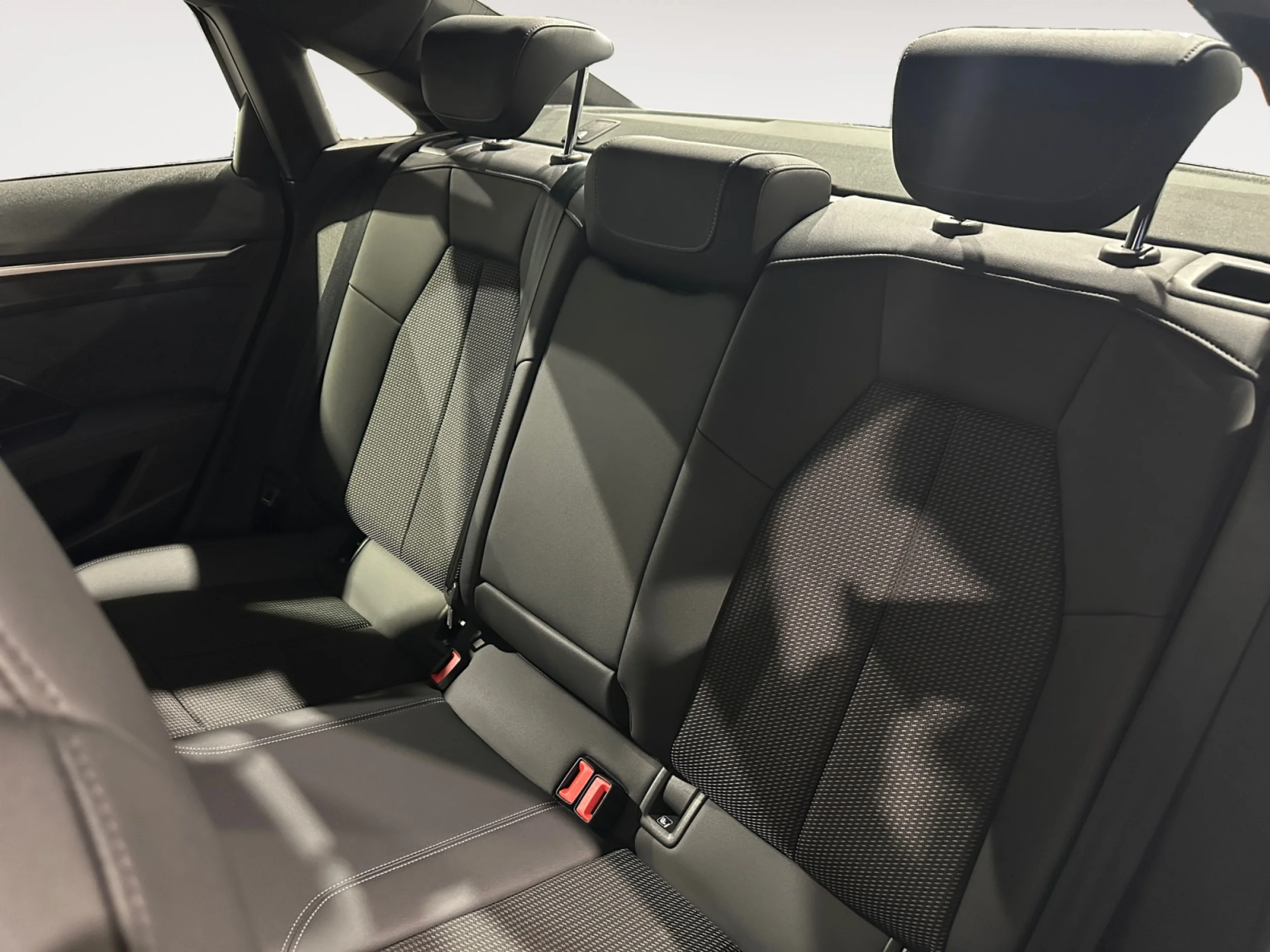 AUDI A3 SEDAN GENUINE ED 35 TDI 110KW S TRONIC - Foto 6