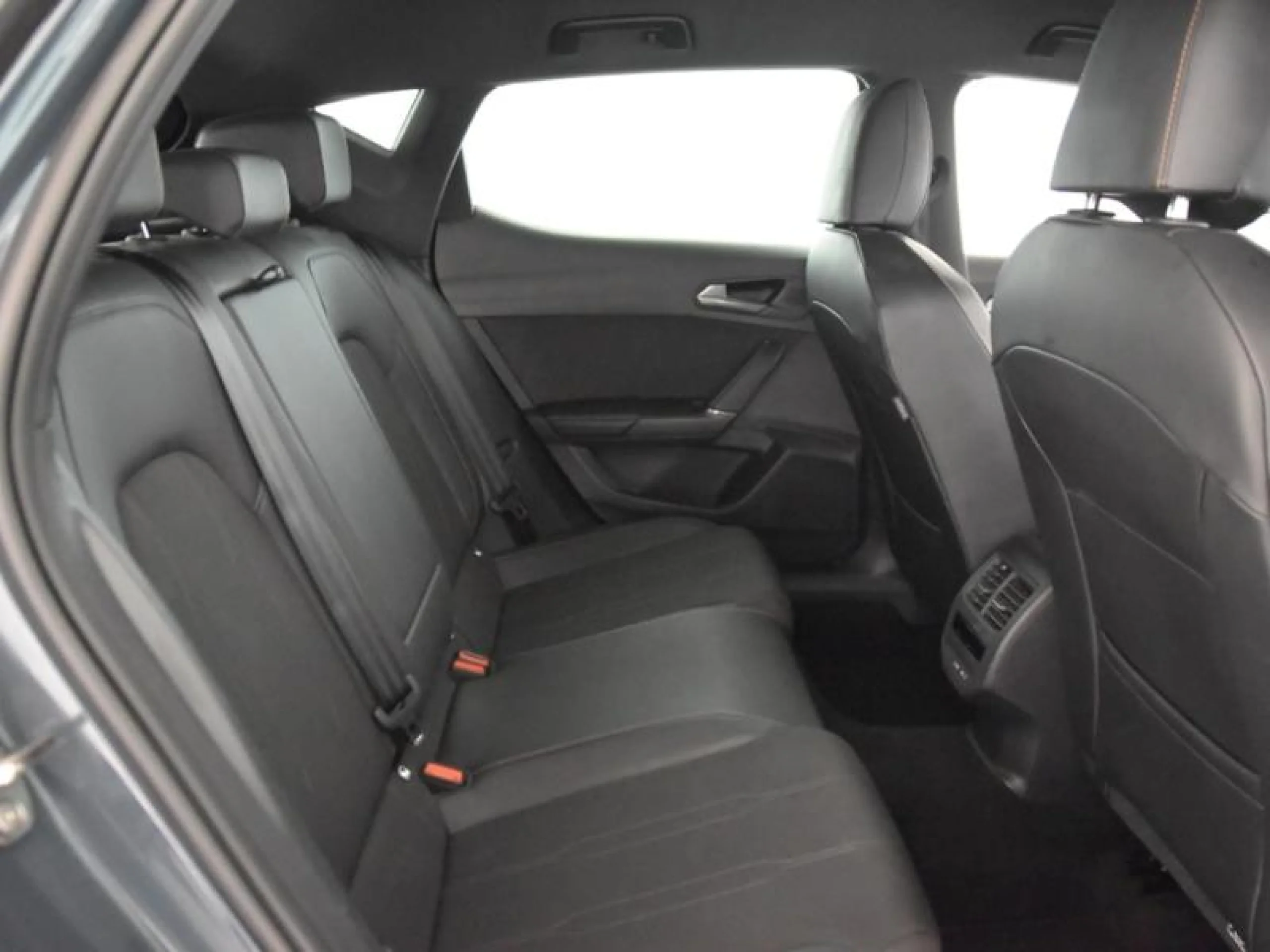 CUPRA LEON 1.5 ETSI 110KW (150CV) DSG - Foto 6