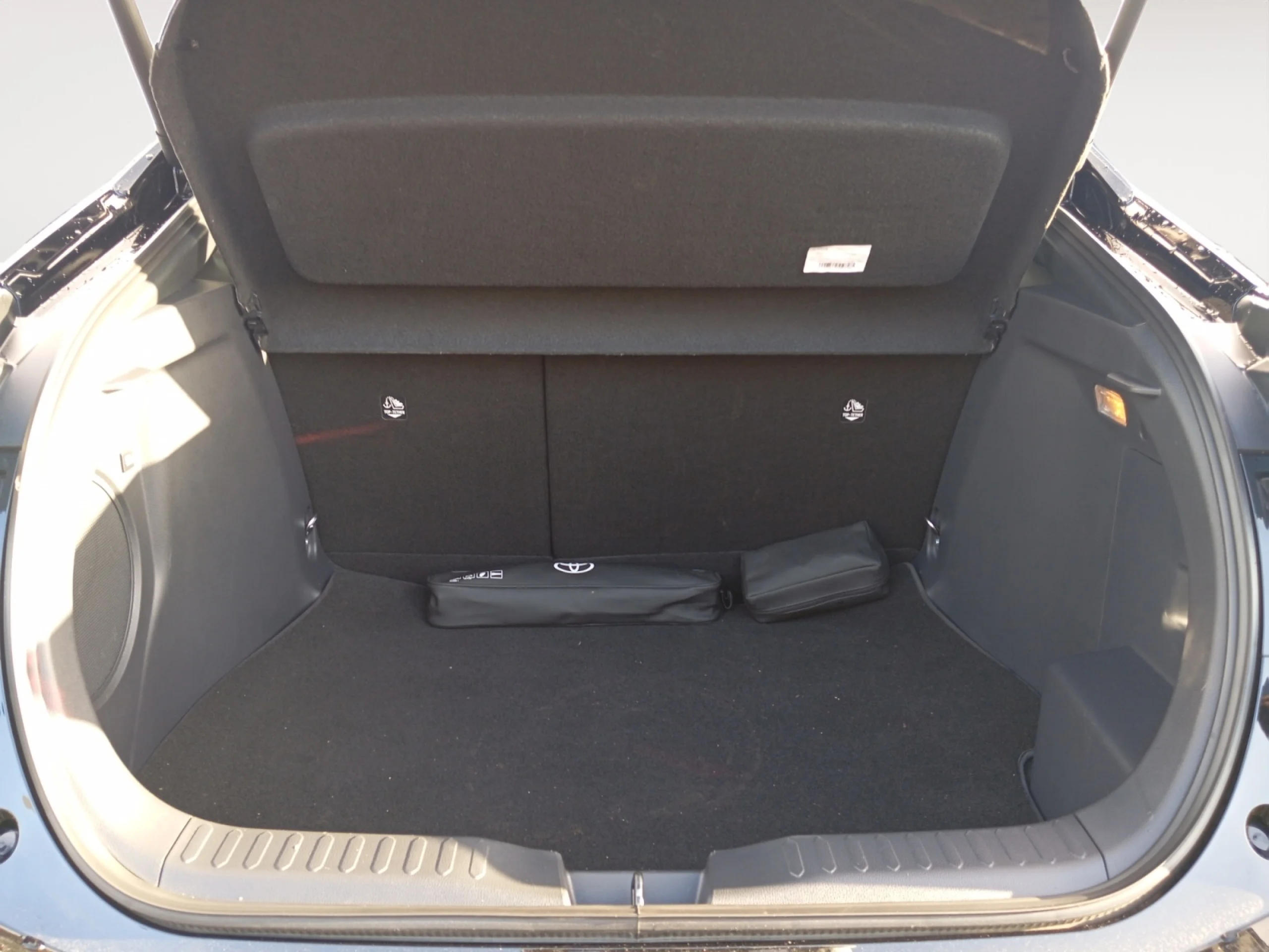 TOYOTA C HR 2.0 200H PREMIERE EDITION GR SPORT - Foto 7