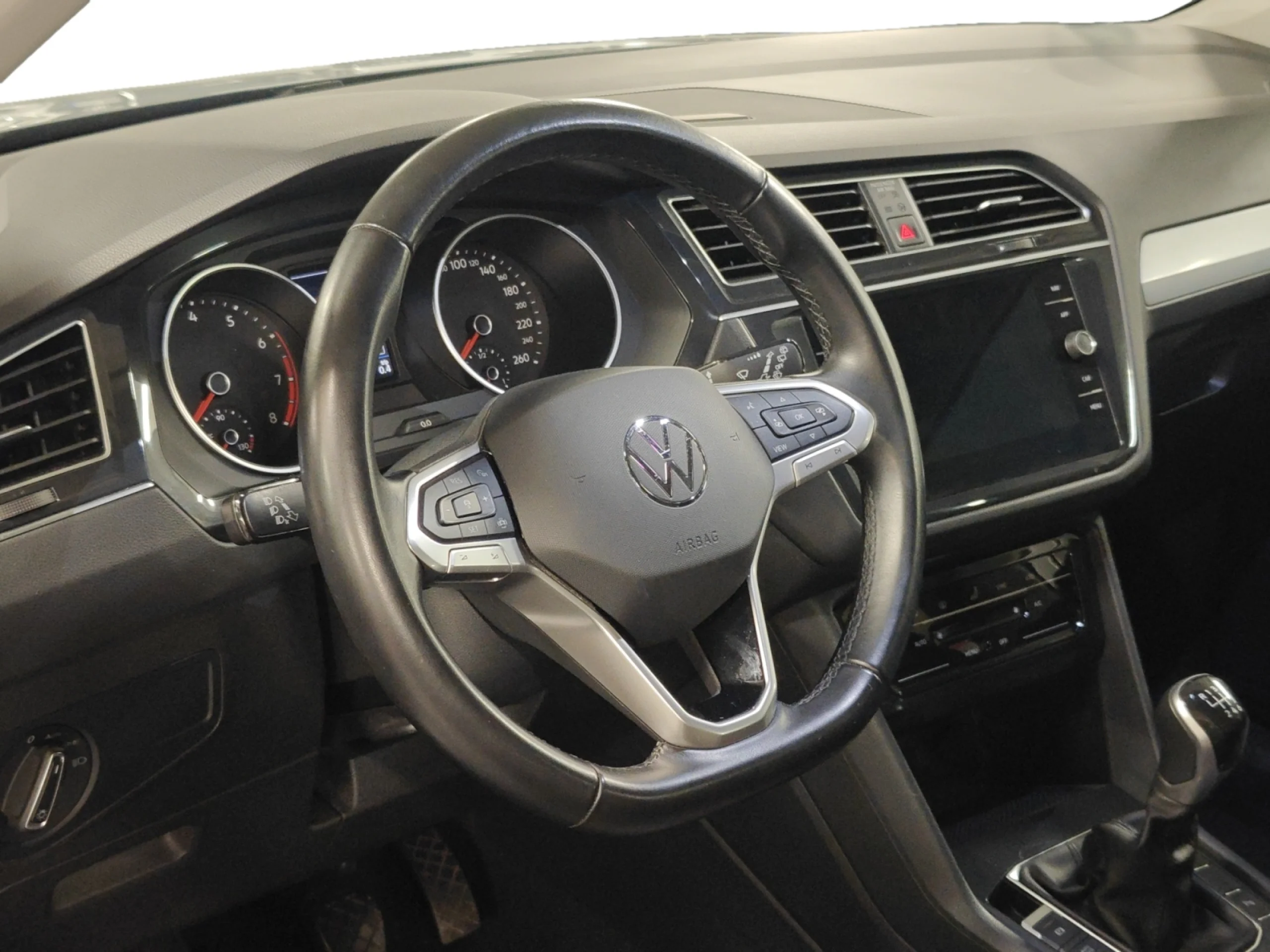 VOLKSWAGEN TIGUAN TIGUAN 1.5 TSI 96KW (130CV) - Foto 9
