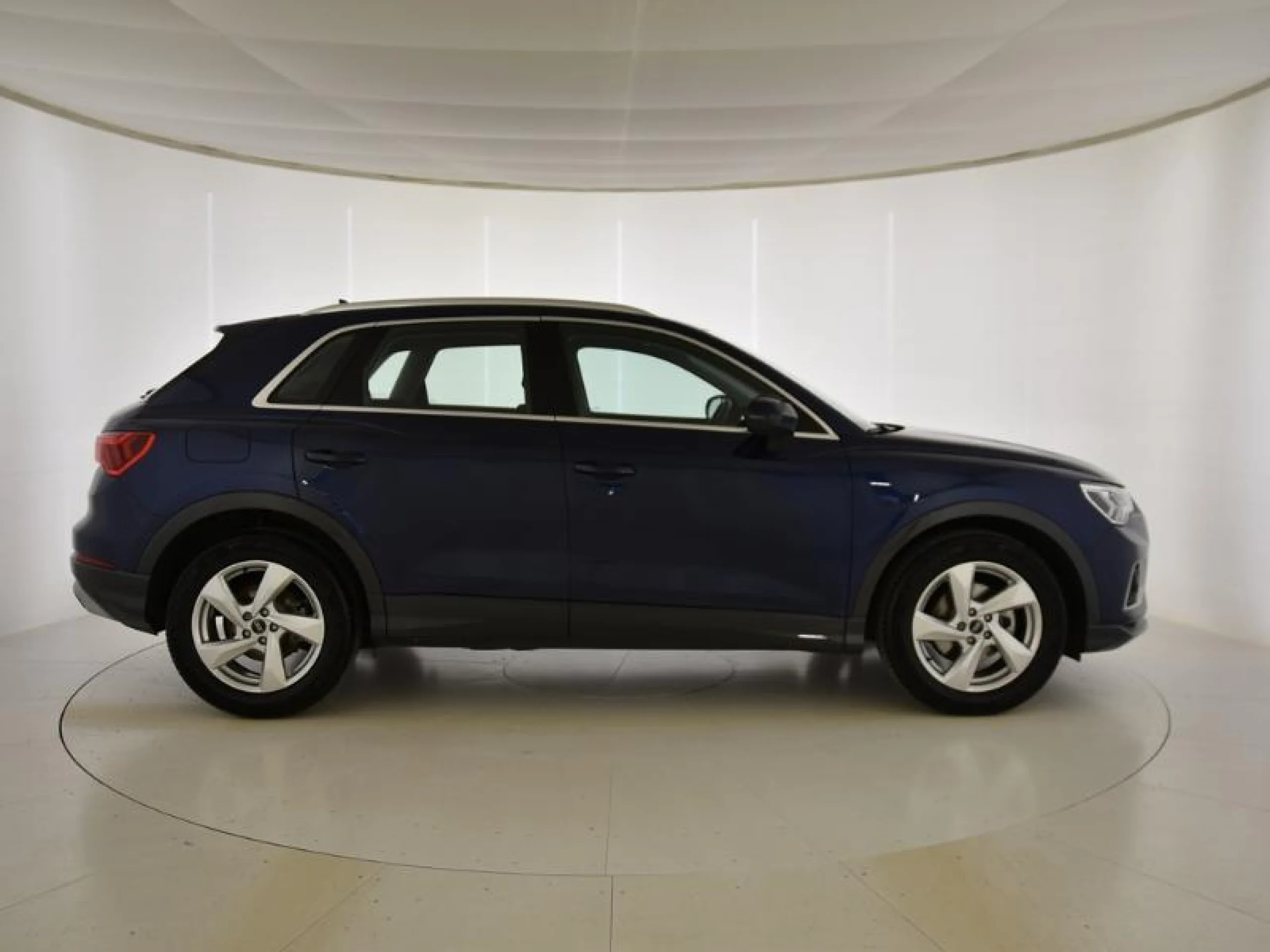 AUDI Q3 35 TDI 110KW (150CV) S TRONIC - Foto 3