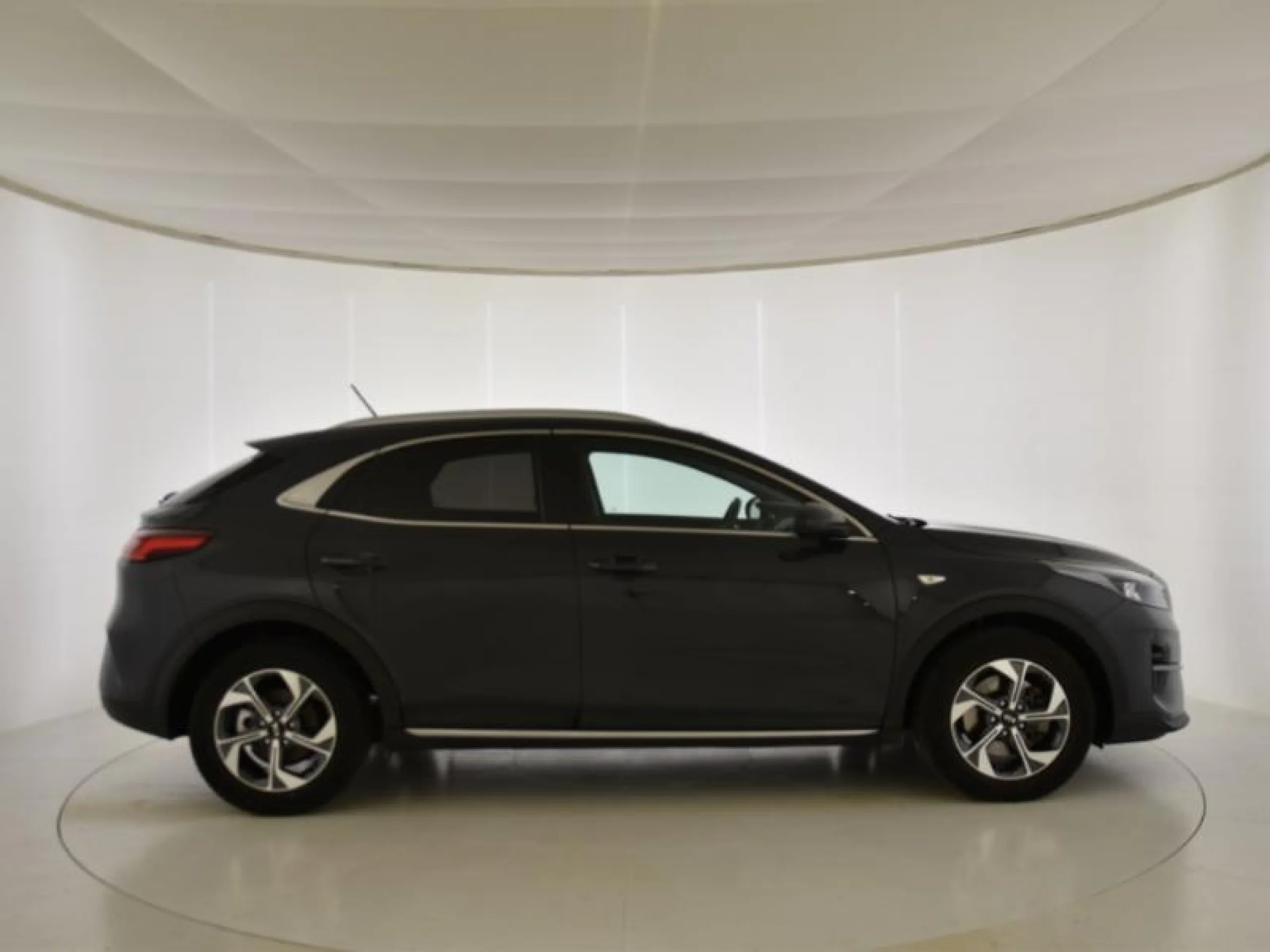 KIA XCEED 1.0 T GDI BUSINESS 88KW (120CV) - Foto 3