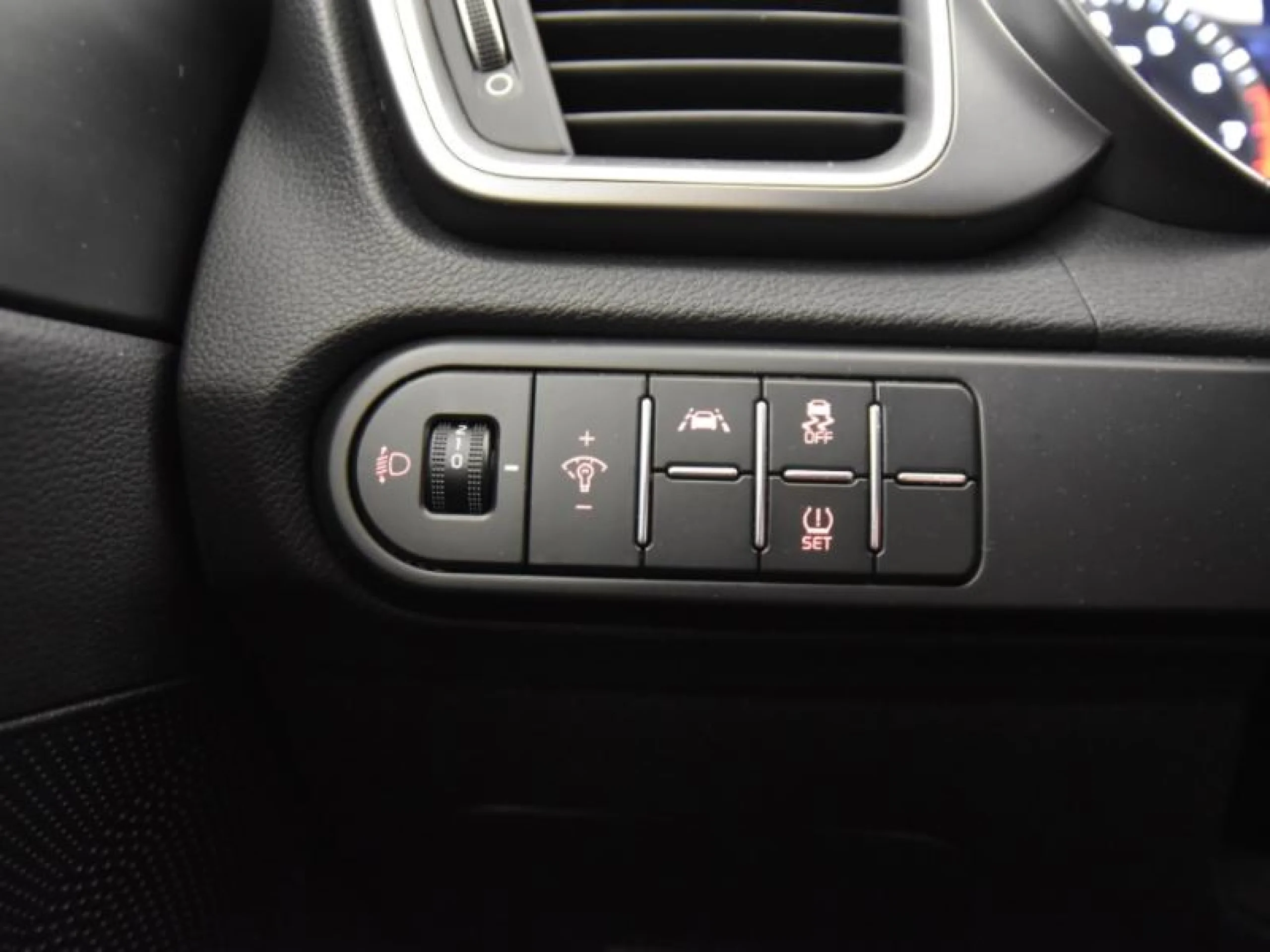 KIA XCEED 1.0 T GDI BUSINESS 88KW (120CV) - Foto 18