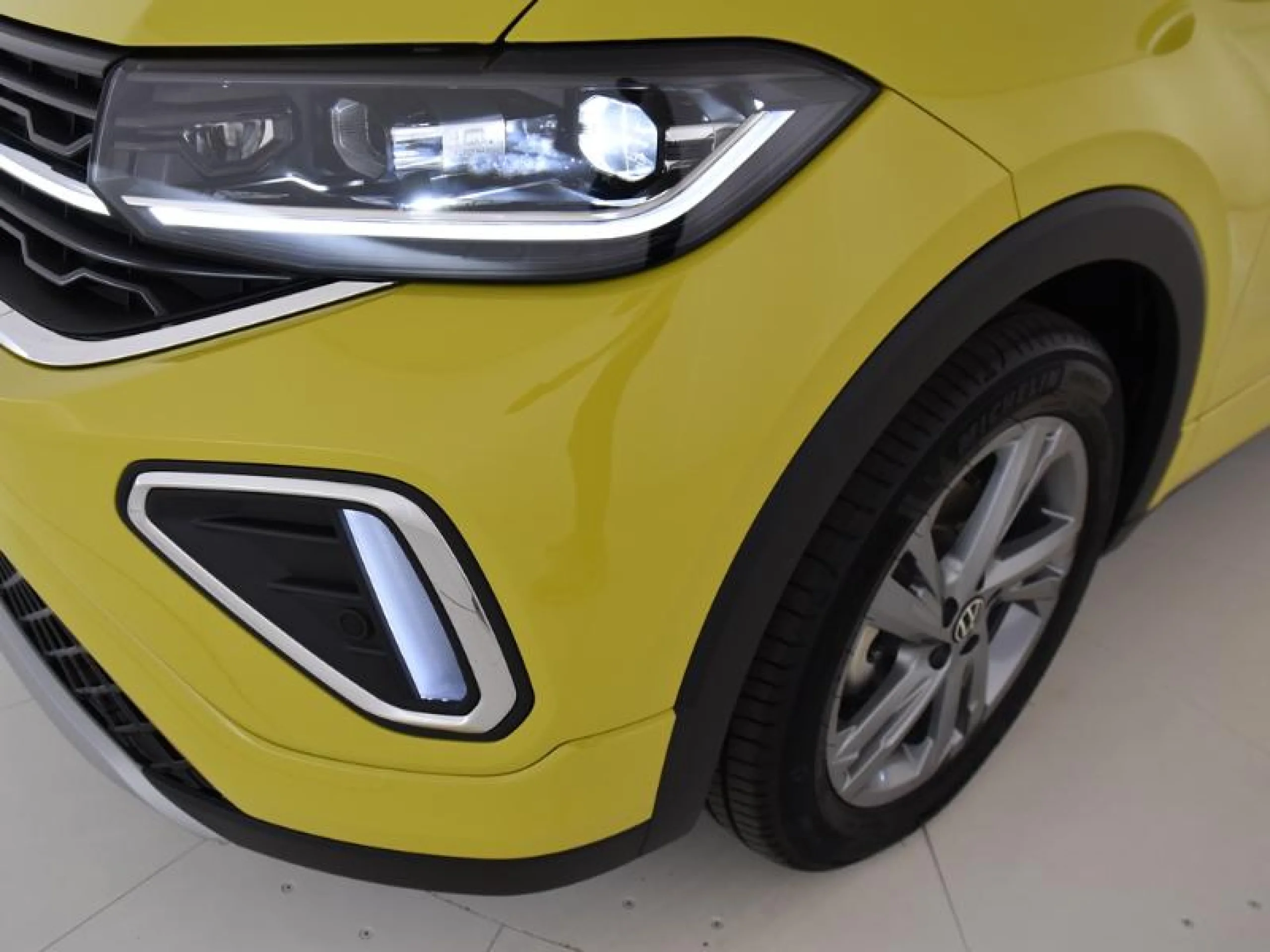 VOLKSWAGEN T CROSS T CROSS R LINE 1.0 TSI 85 KW (115 CV)  AUTOM TICO DSG 7 VEL. - Foto 17