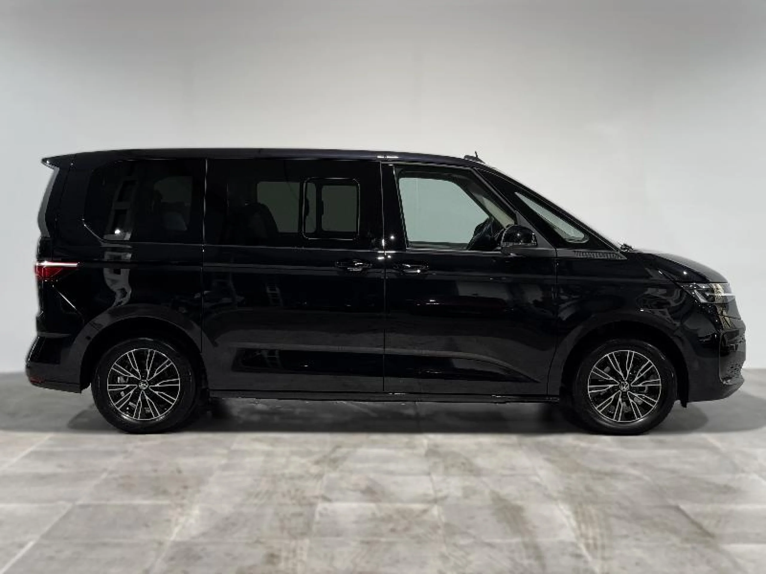 VOLKSWAGEN Multivan 2.0 TDI 110KW (150CV) DSG B.CORTA - Foto 3