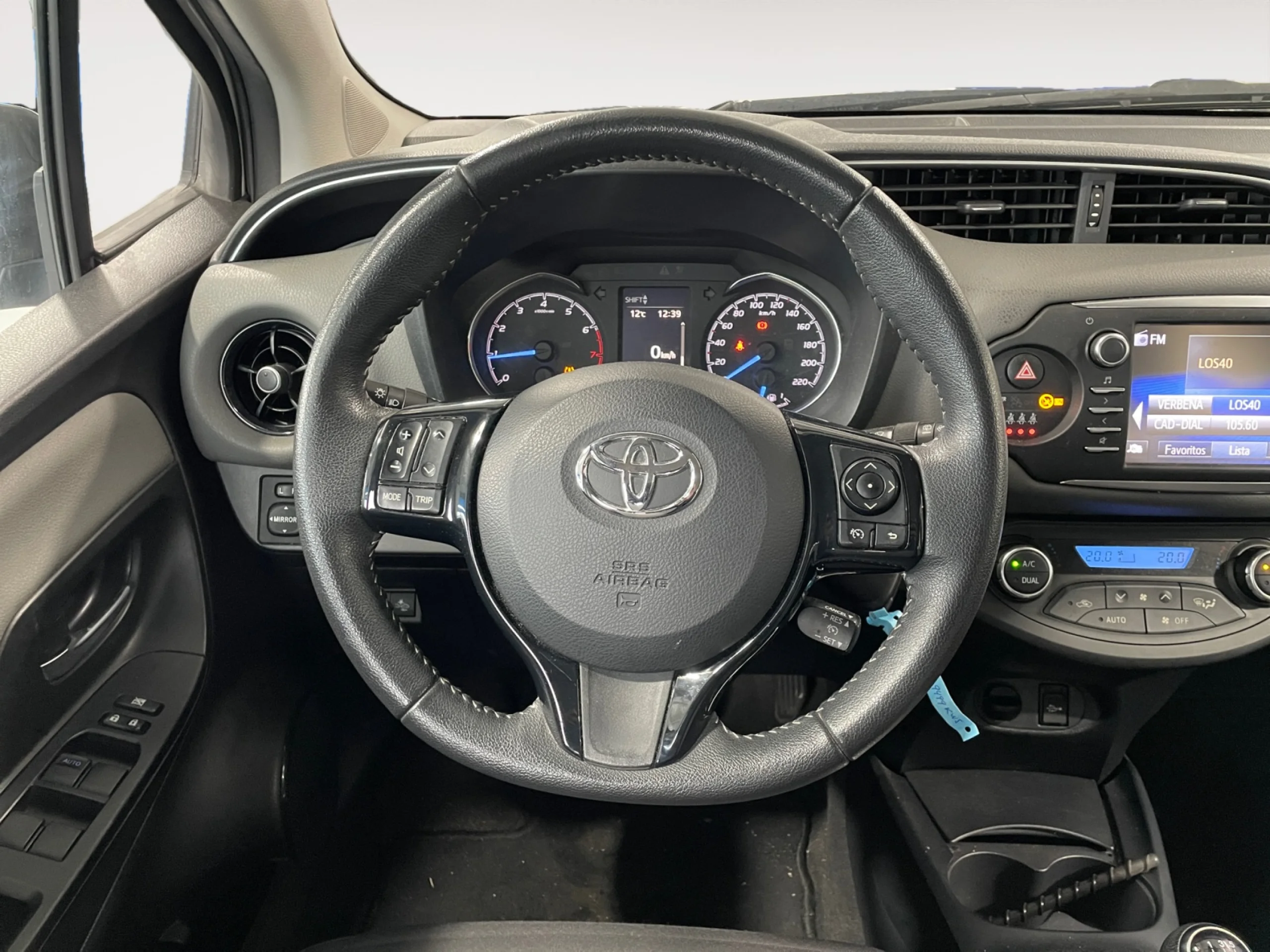 TOYOTA Yaris 1.0 70 ACTIVE - Foto 11