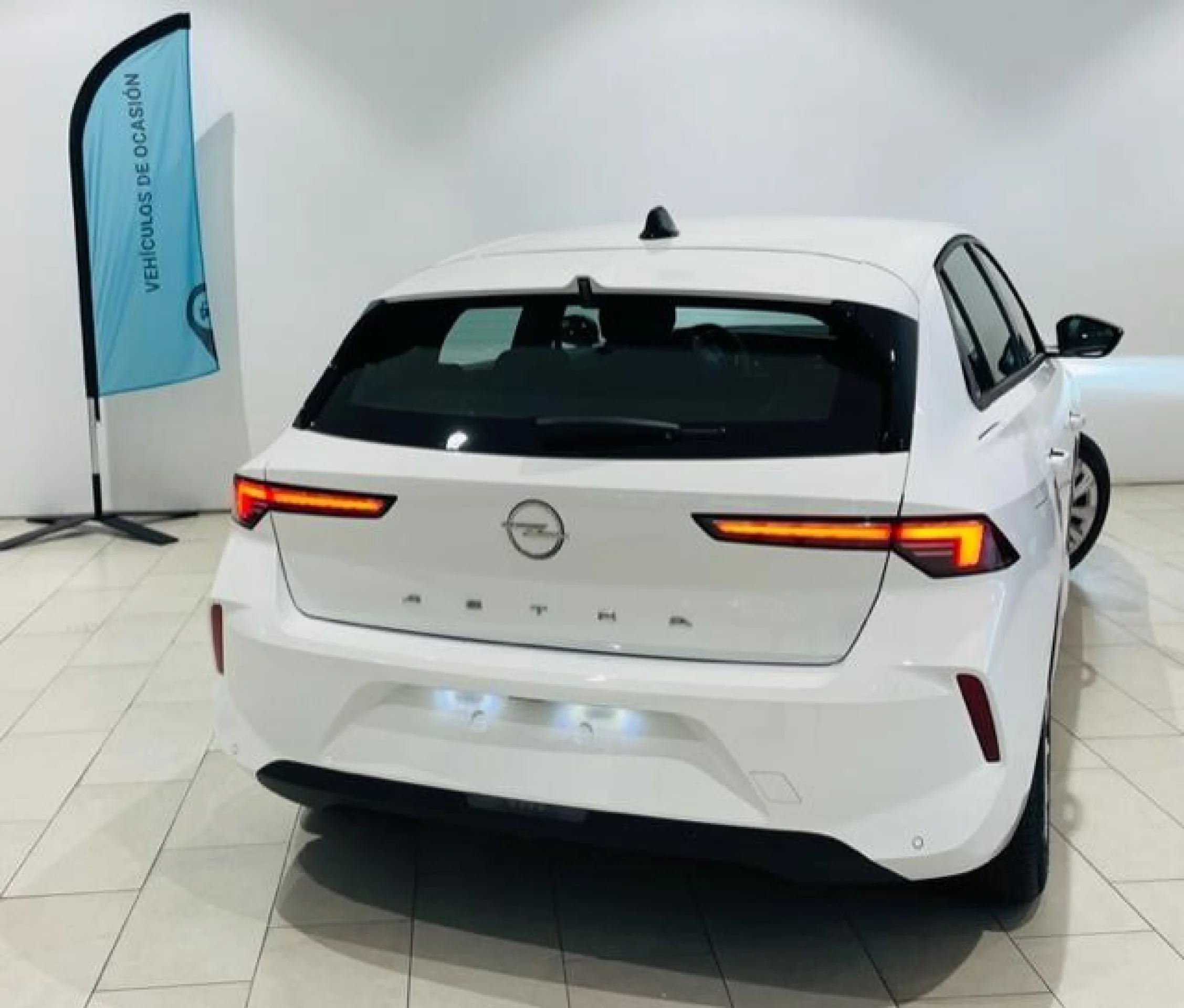 OPEL ASTRA 1.2T XHL 81KW (110CV) EDITION - Foto 8