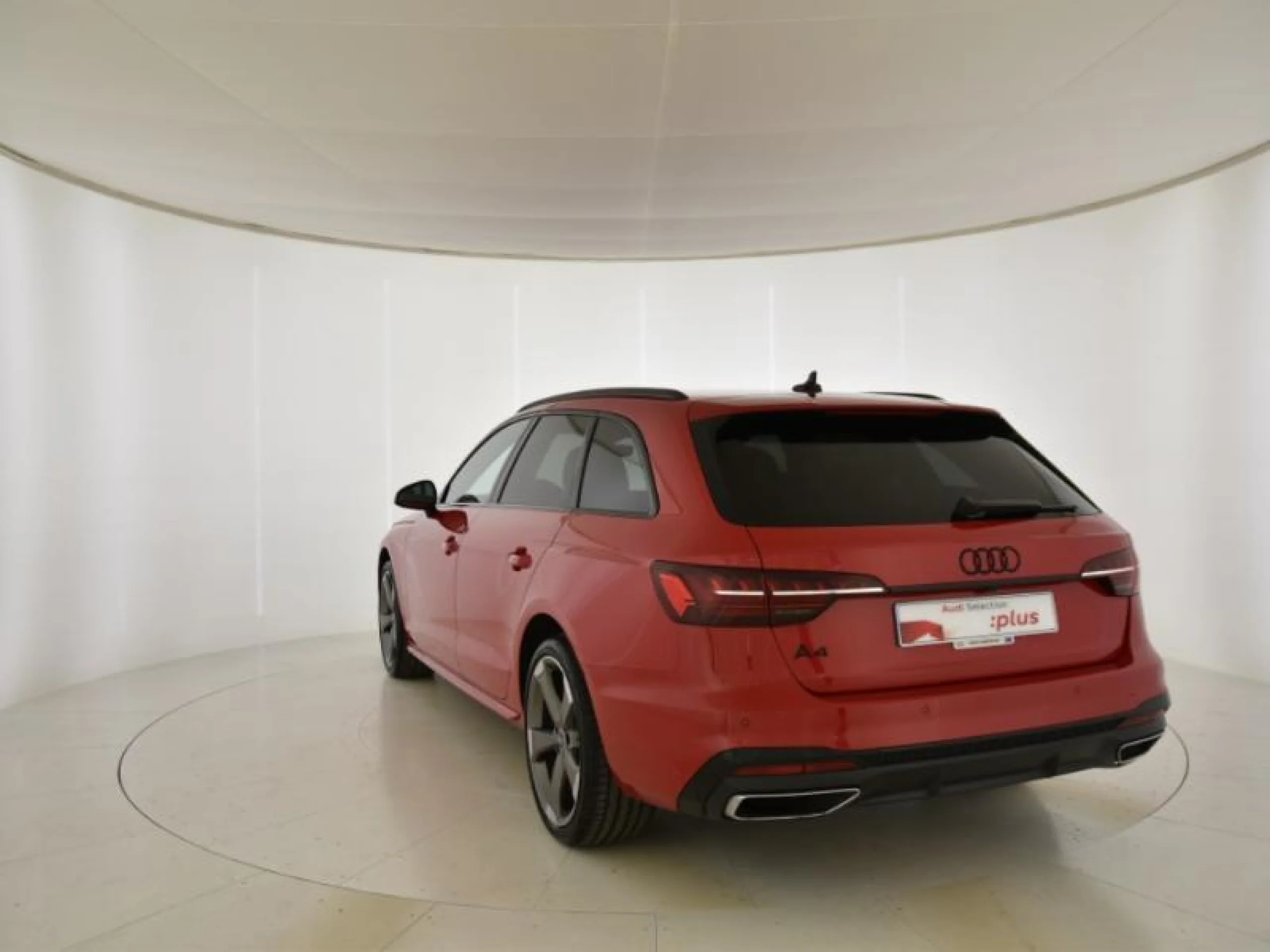 AUDI A4 AVANT BLACK LINE 35 TDI 120KW S TRONIC - Foto 2