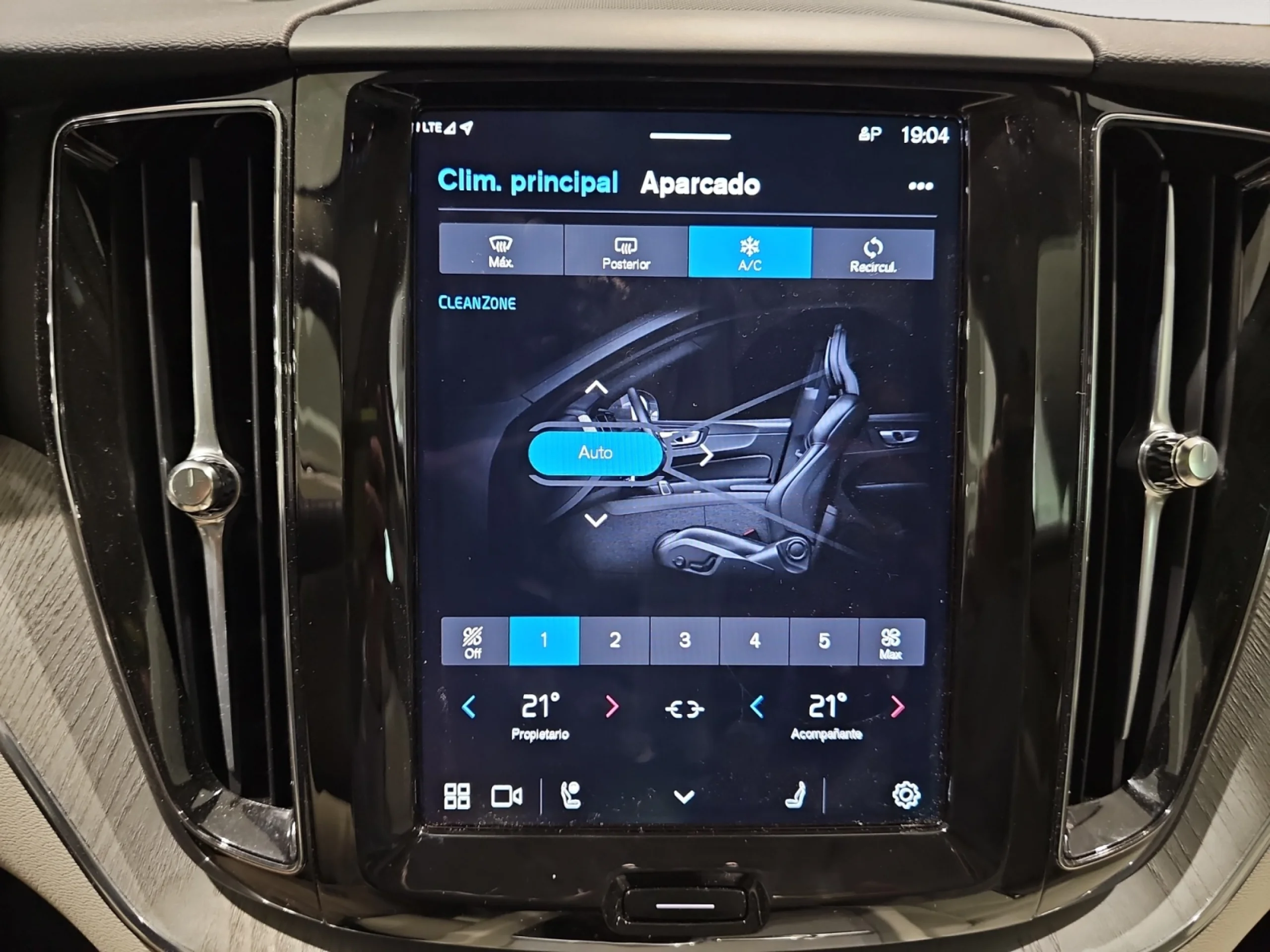 VOLVO XC60 2.0 T6 AWD RECHARGE PLUS DARK AUTO - Foto 14