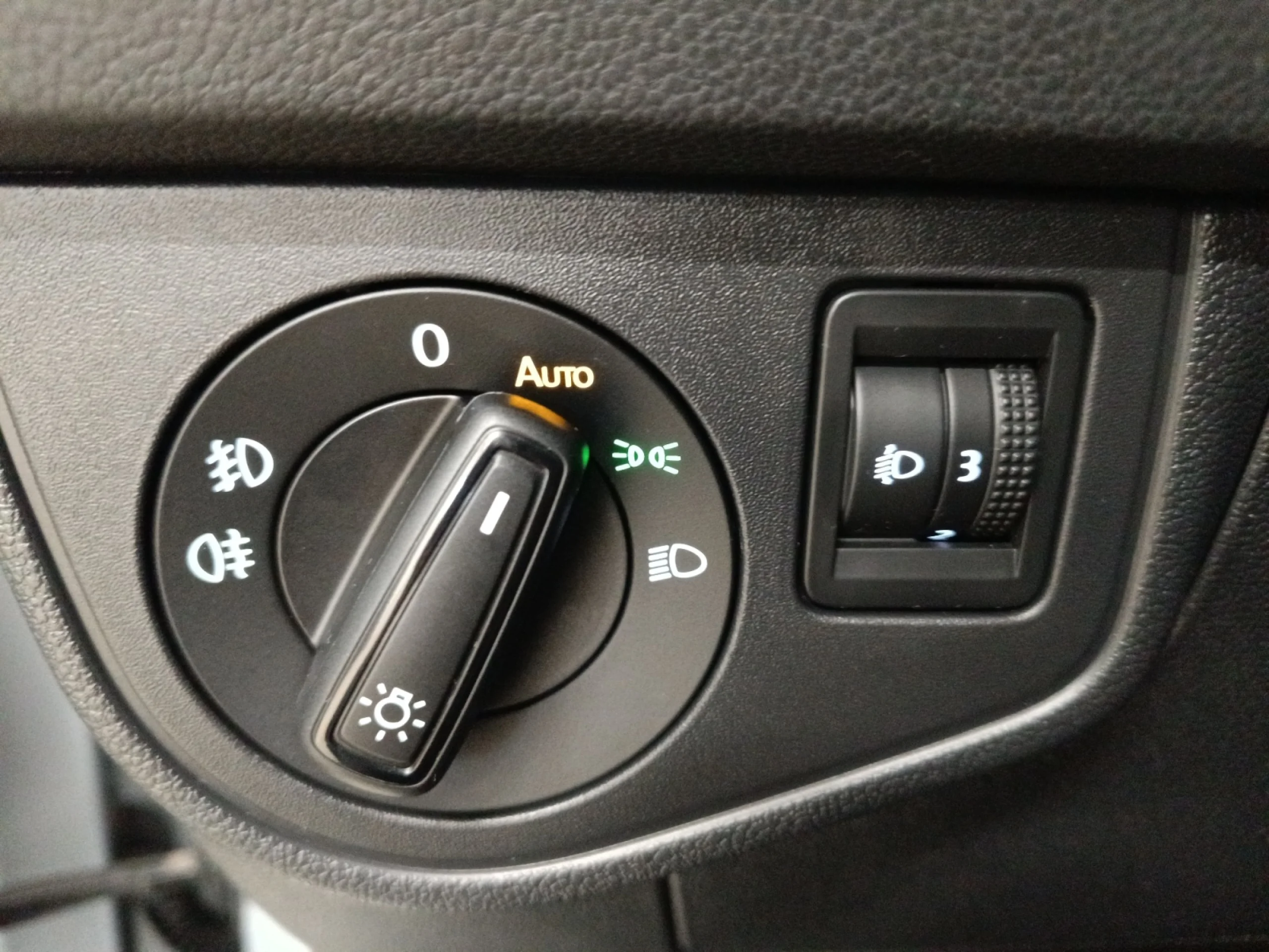 VOLKSWAGEN TAIGO LIFE 1.0 TSI 81KW (110CV) DSG - Foto 12