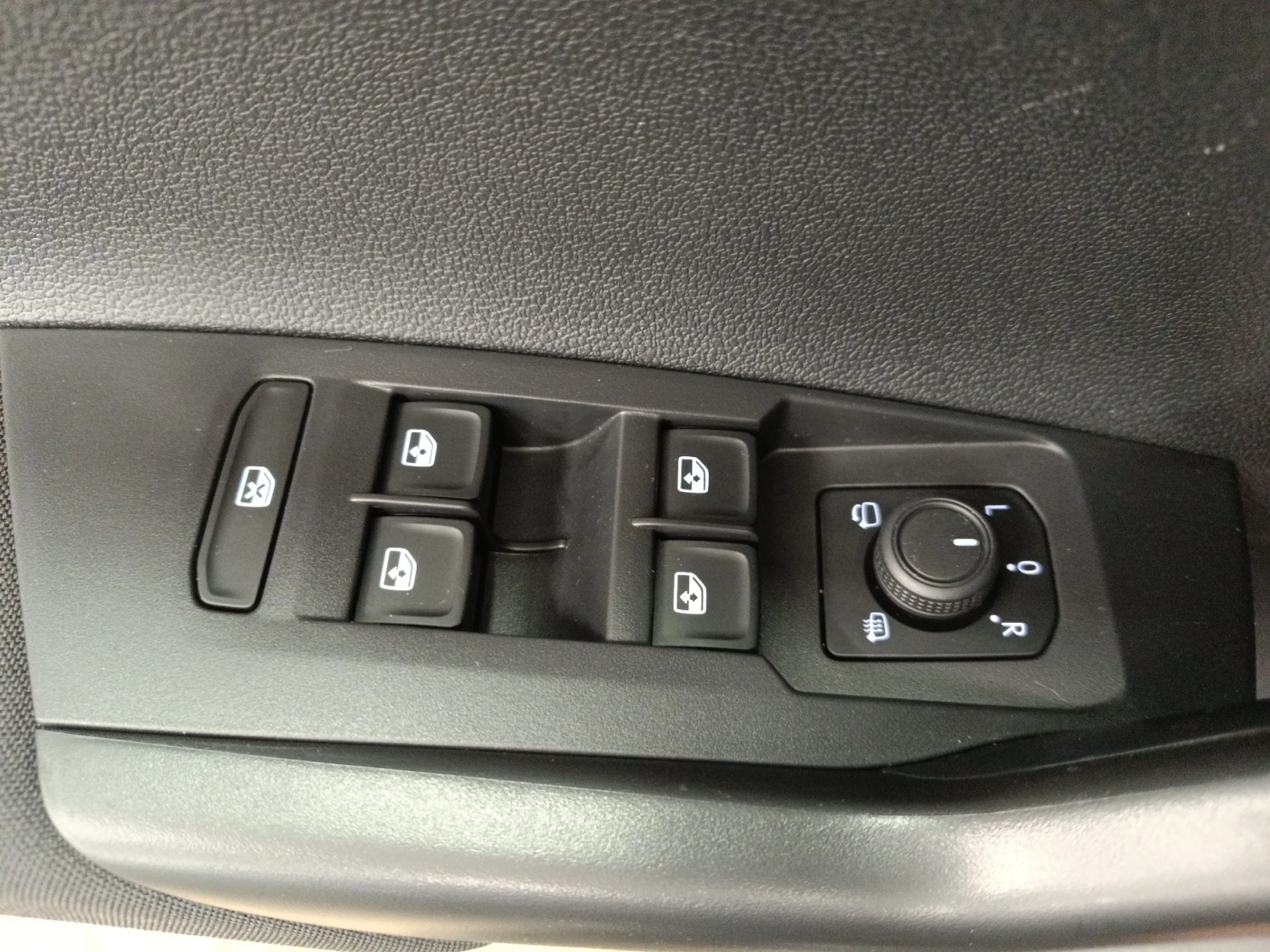 VOLKSWAGEN TAIGO LIFE 1.0 TSI 81KW (110CV) DSG - Foto 13