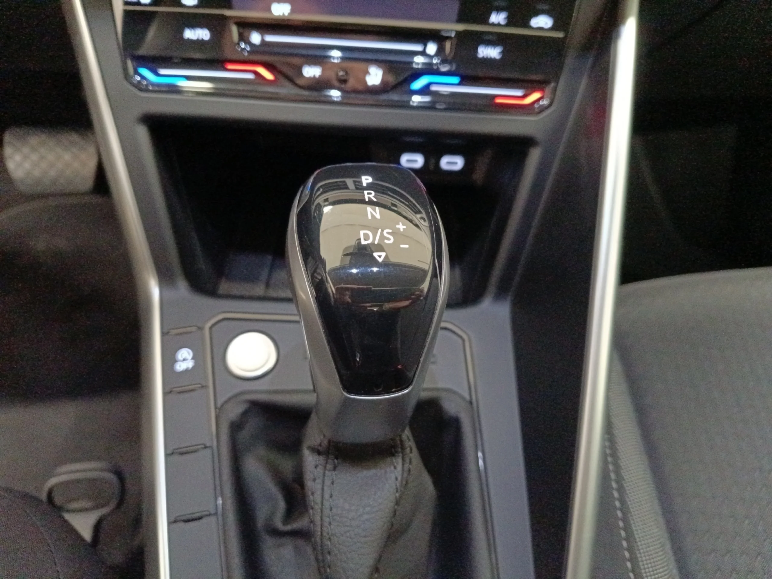 VOLKSWAGEN TAIGO LIFE 1.0 TSI 81KW (110CV) DSG - Foto 16