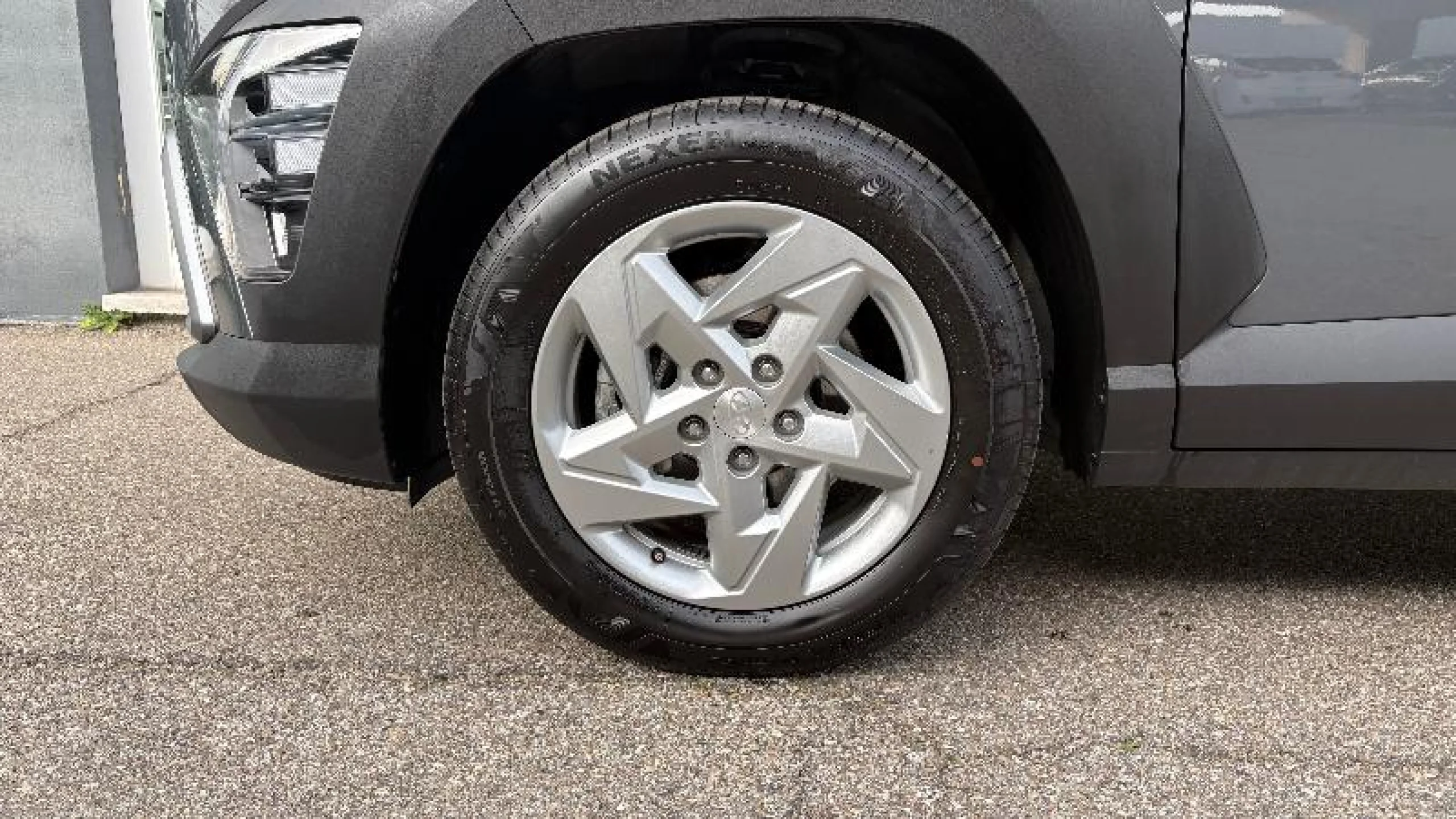 HYUNDAI KONA 1.0T 100CV 48V MAXX - Foto 8