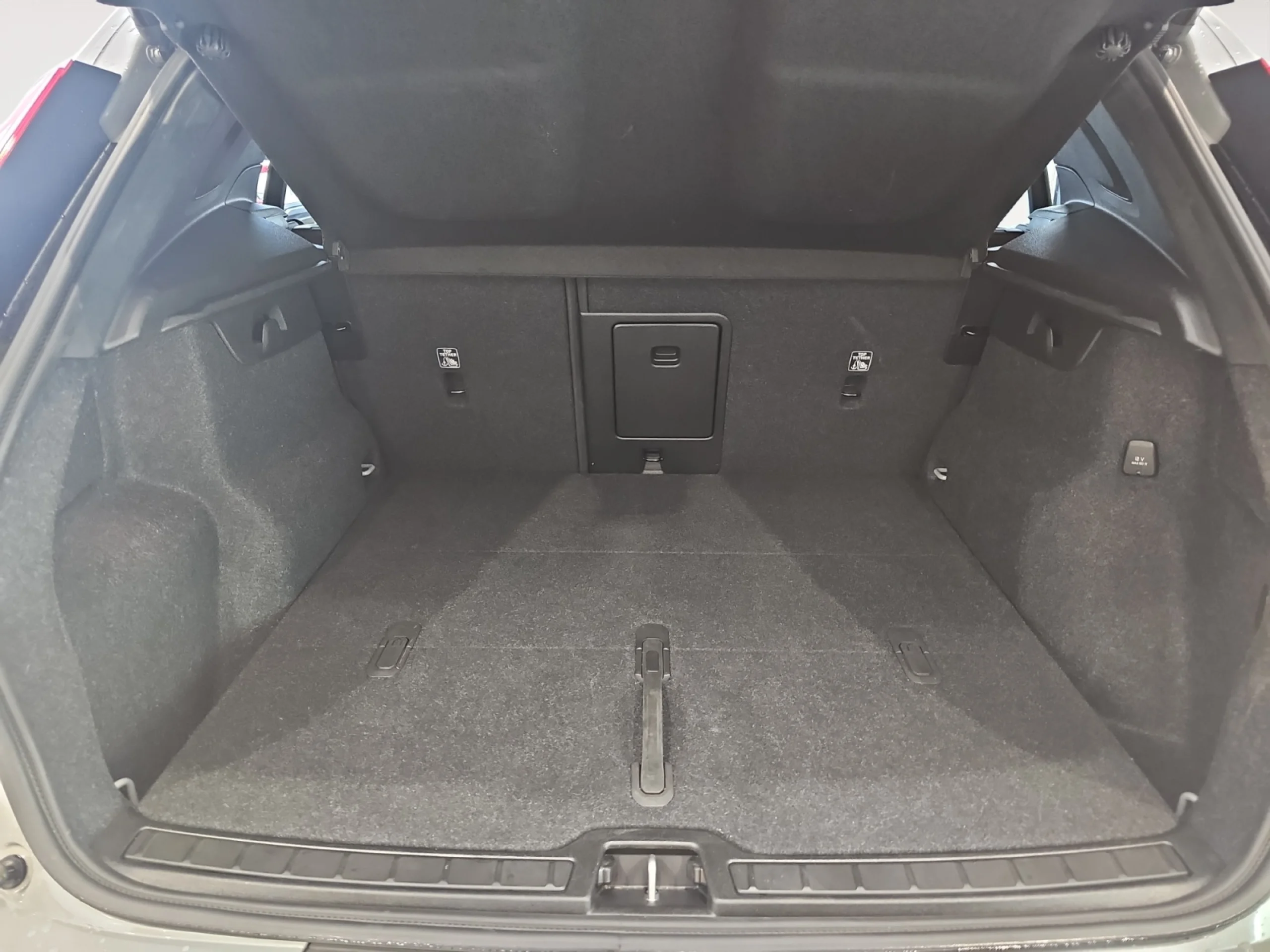 VOLVO XC40 2.0 B3 G CORE AUTO - Foto 8