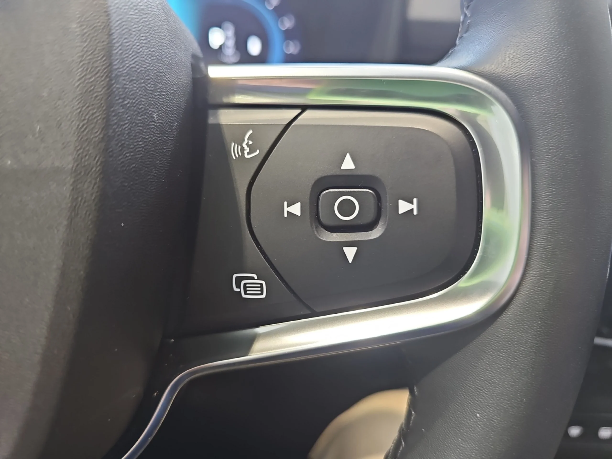 VOLVO XC40 2.0 B3 G CORE AUTO - Foto 13