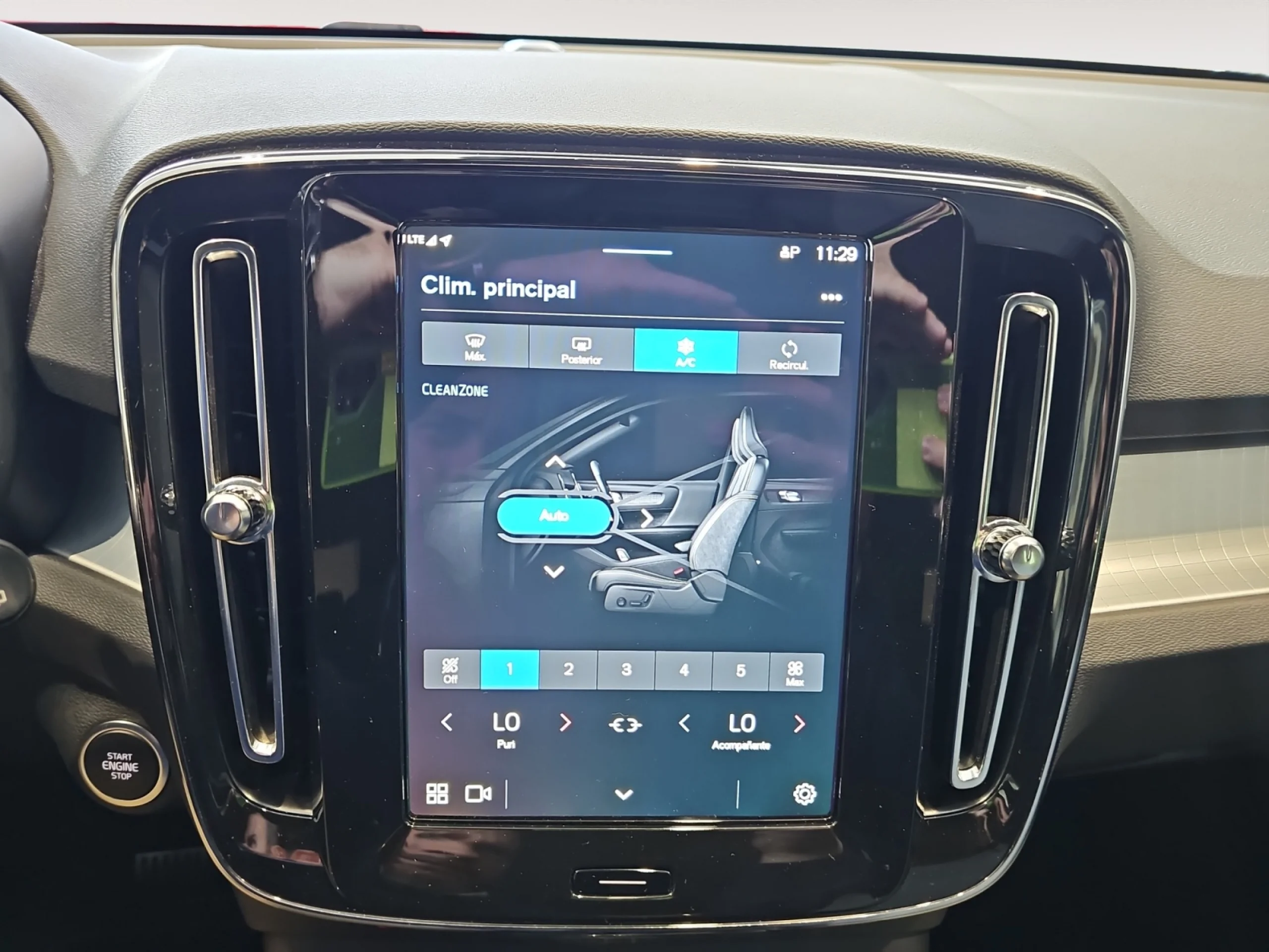 VOLVO XC40 2.0 B3 G CORE AUTO - Foto 14