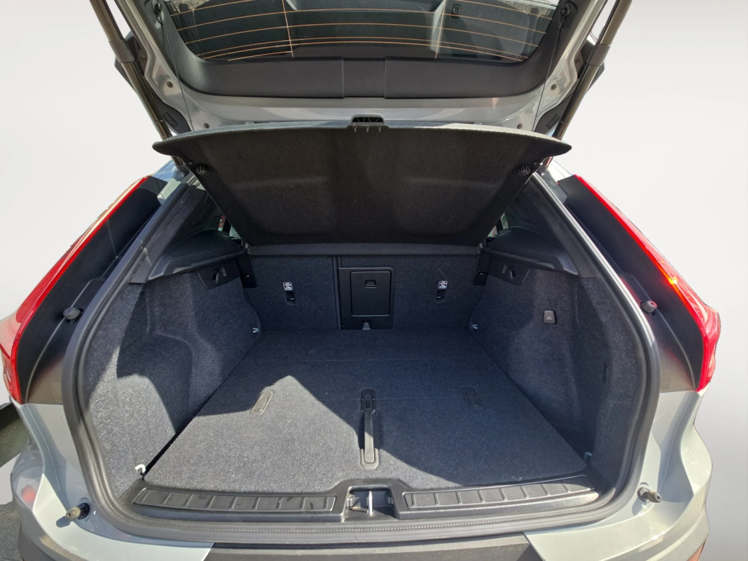 VOLVO XC40 2.0 B3 G CORE AUTO - Foto 8