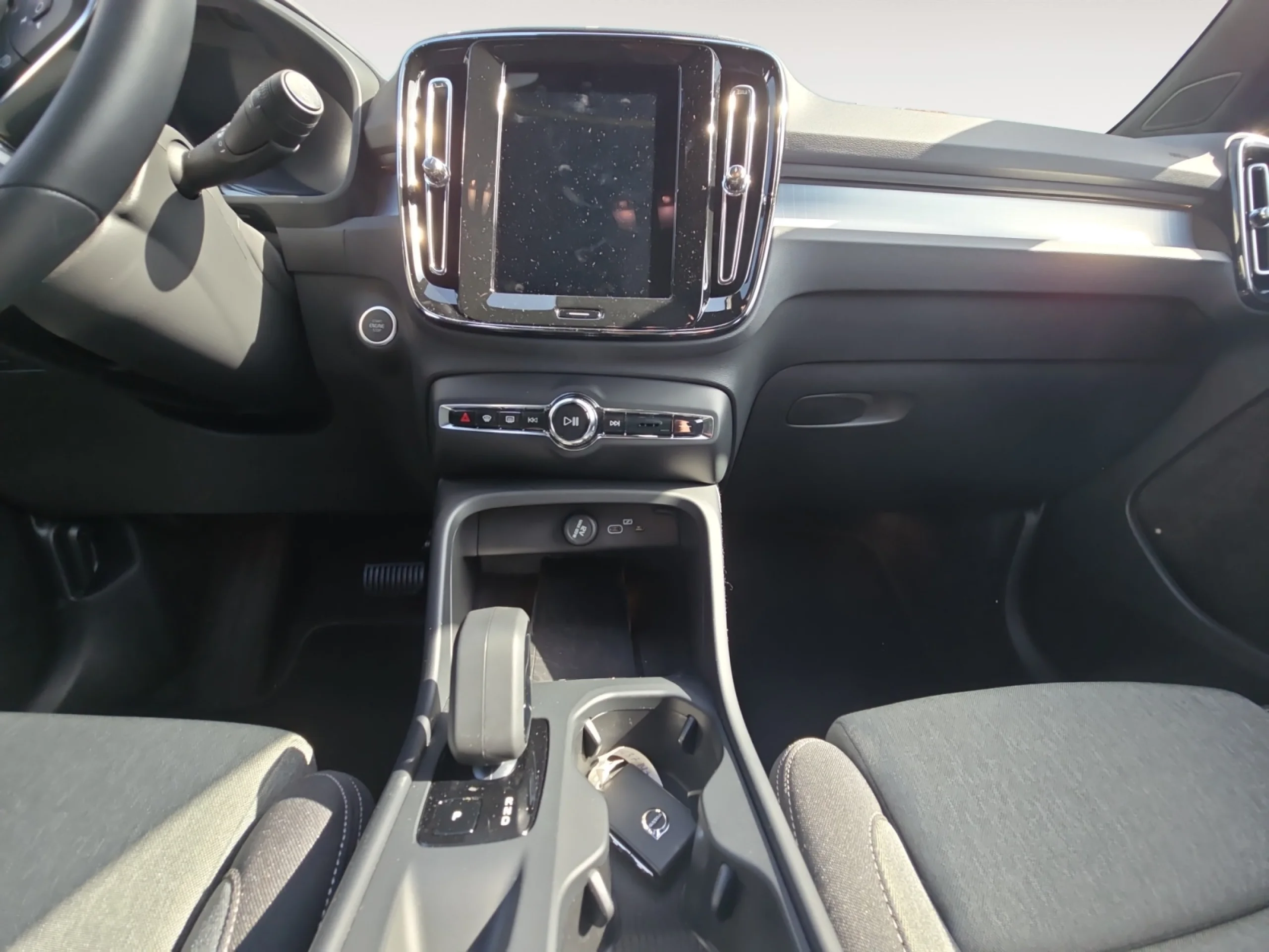 VOLVO XC40 2.0 B3 G CORE AUTO - Foto 13