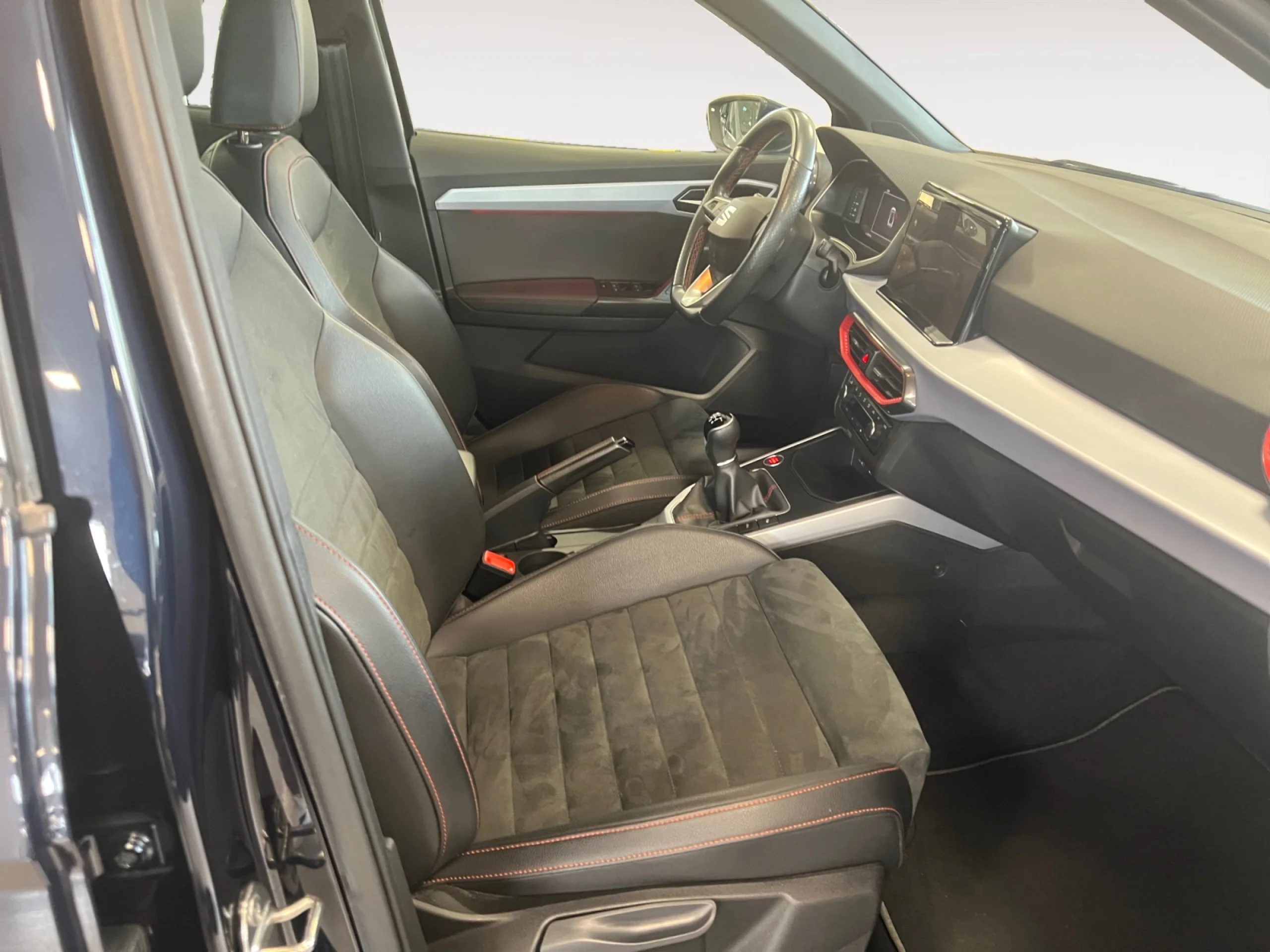 SEAT ARONA 1.0 TSI 81KW (110CV) FR - Foto 4