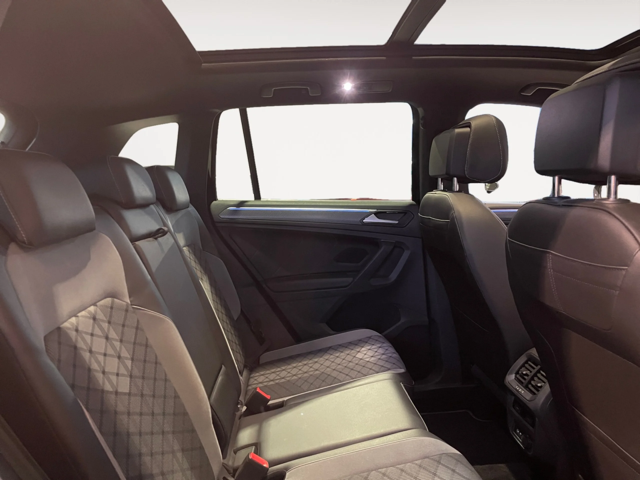 VOLKSWAGEN TIGUAN R LINE 2.0 TDI 110KW (150CV) DSG 4MOTION - Foto 6