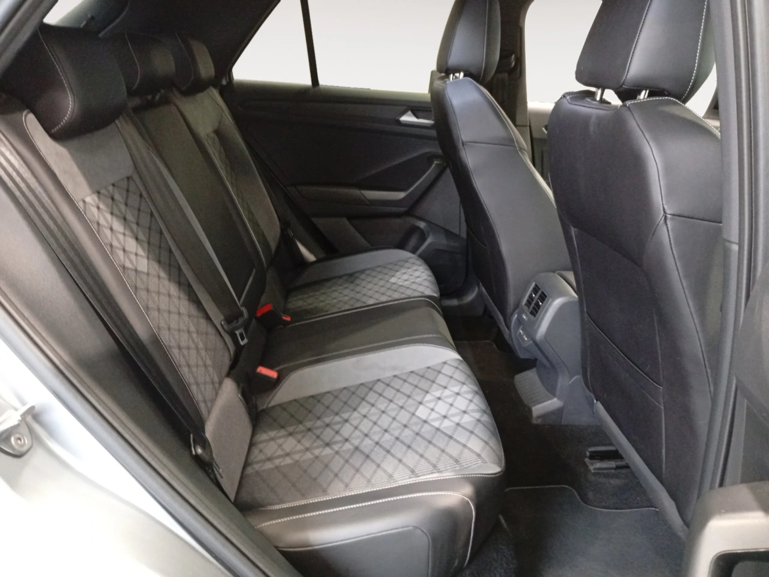 VOLKSWAGEN T ROC R LINE 1.5 TSI 110KW (150CV) DSG - Foto 6