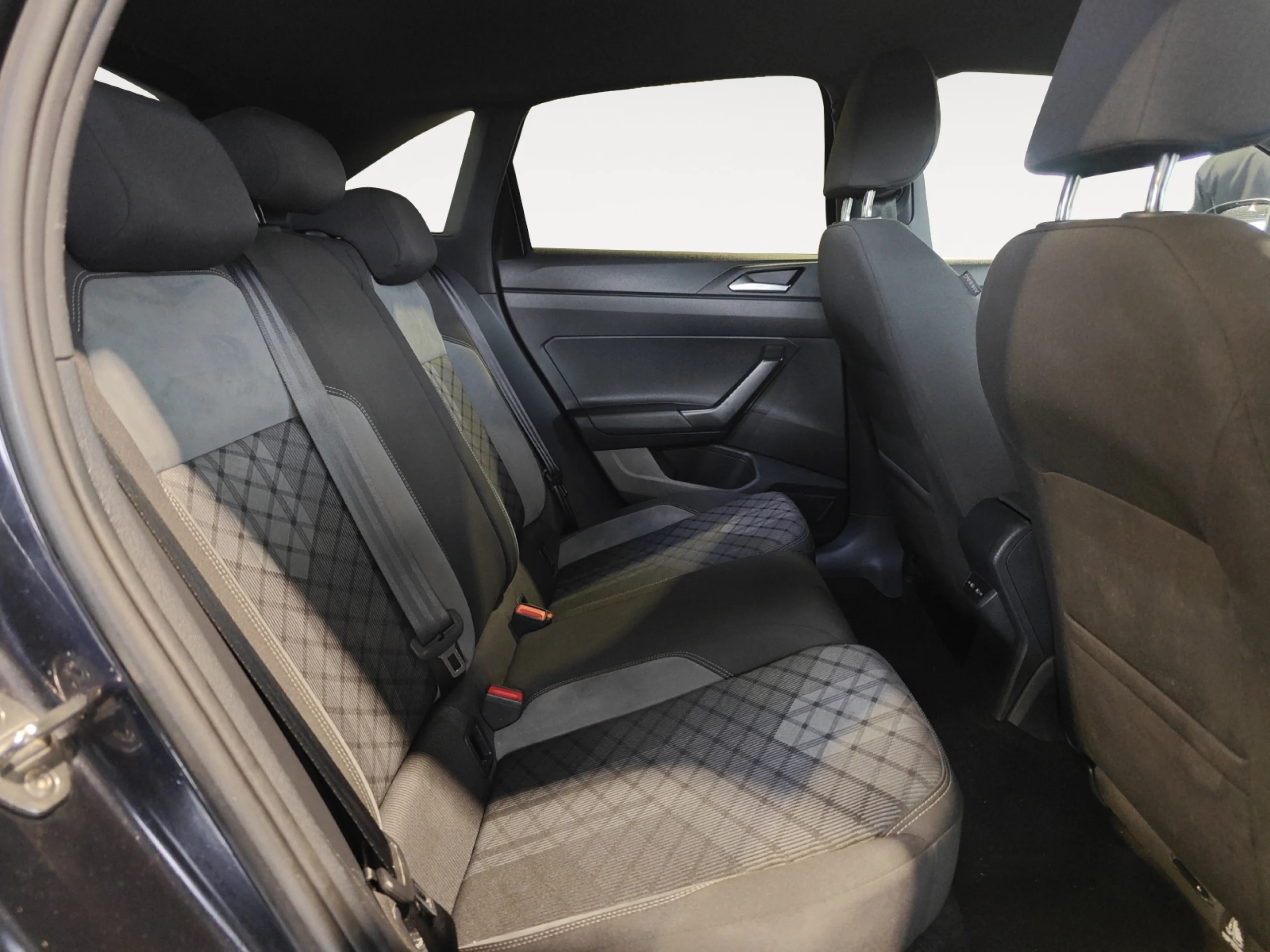 VOLKSWAGEN TAIGO R LINE 1.0 TSI 81KW (110CV) DSG - Foto 6