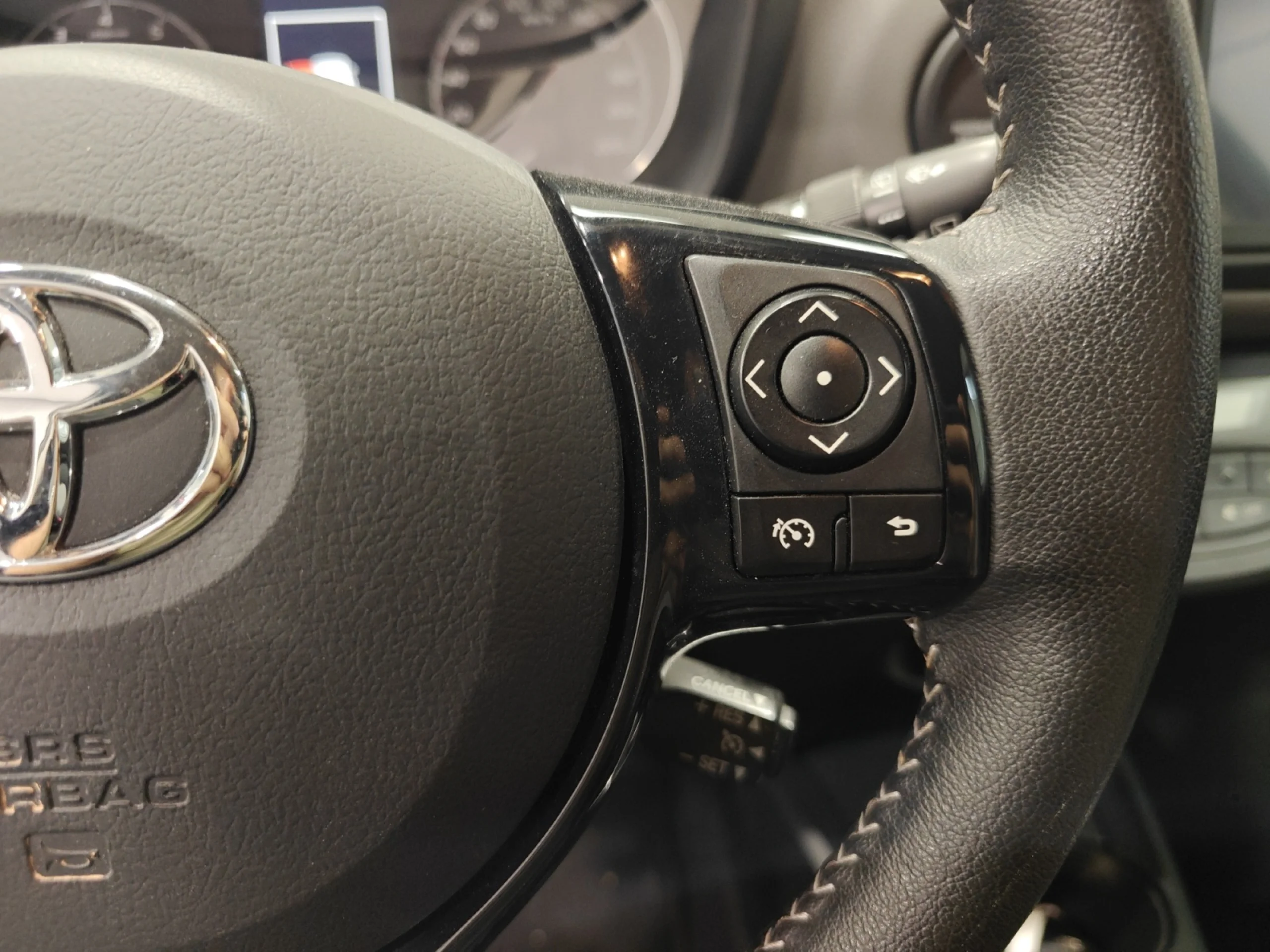 TOYOTA Yaris 1.5 110 ACTIVE - Foto 10