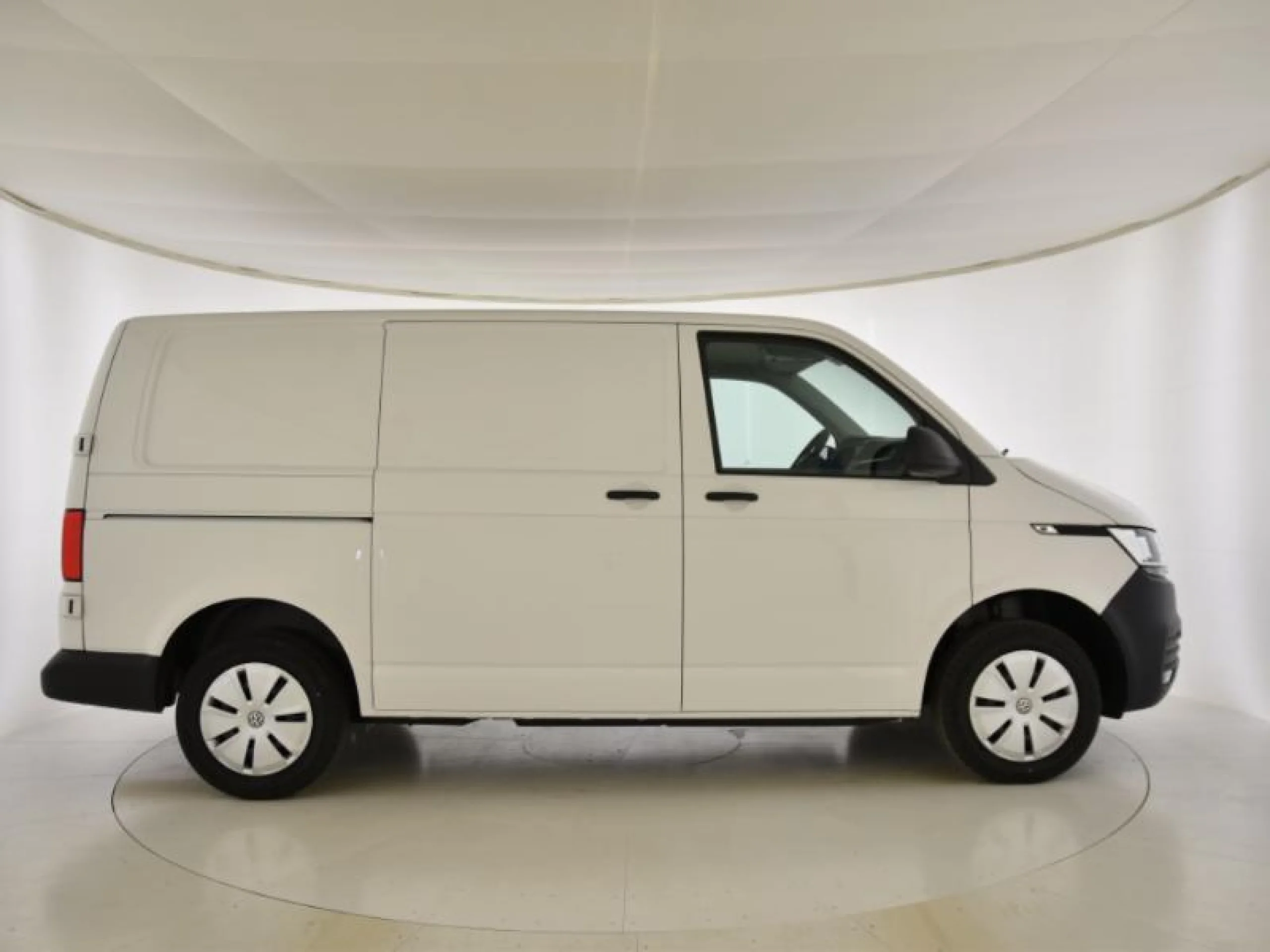 VW COMERCIALES Transporter TRANSPORTER 6.1  FURG N BATALLA CORTA 2.0 TDI 81 KW (110 CV) 5 VEL. 2.800 - Foto 3