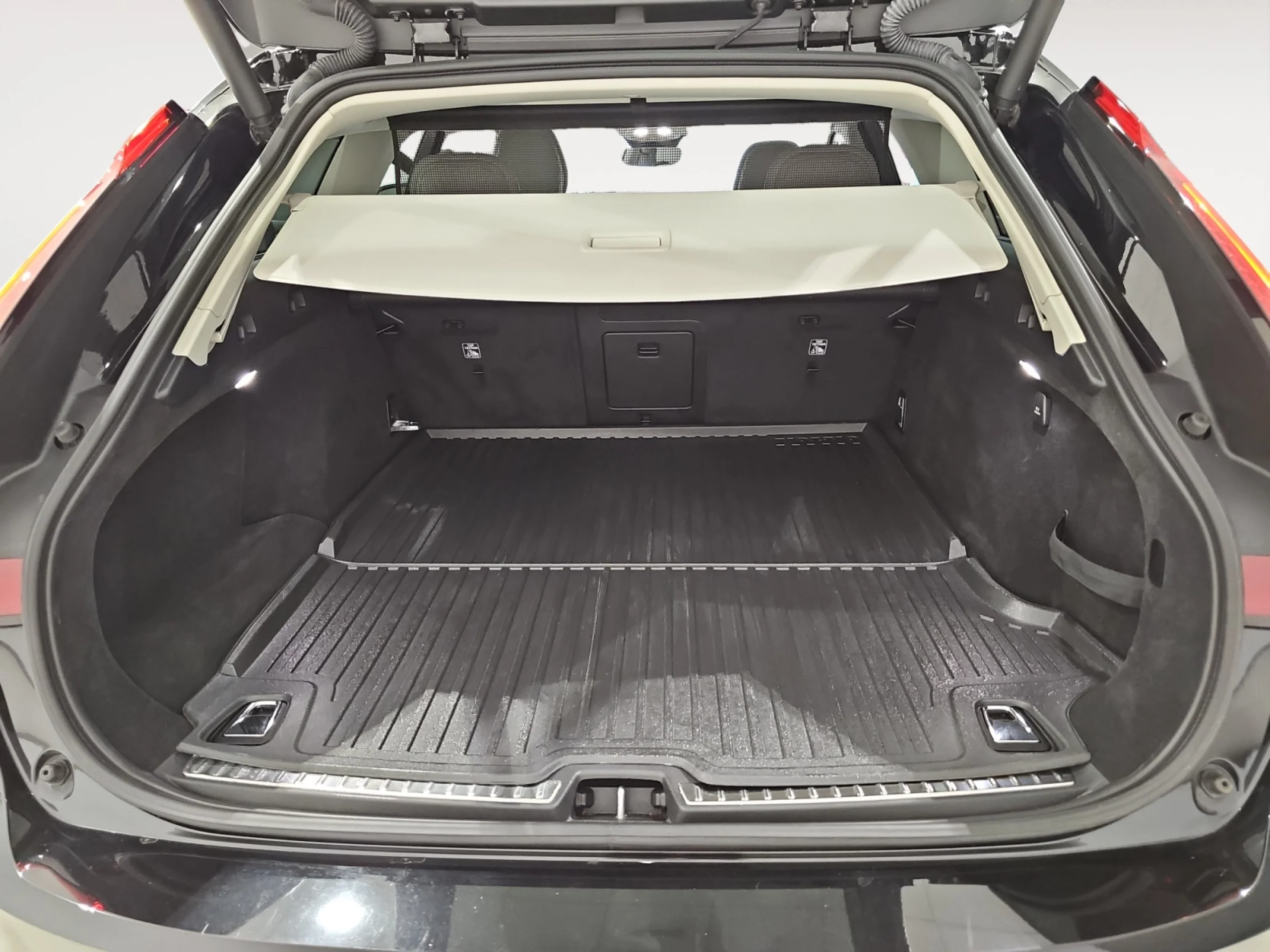 VOLVO V90 2.0 B4 D PLUS BRIGHT AUTO - Foto 8