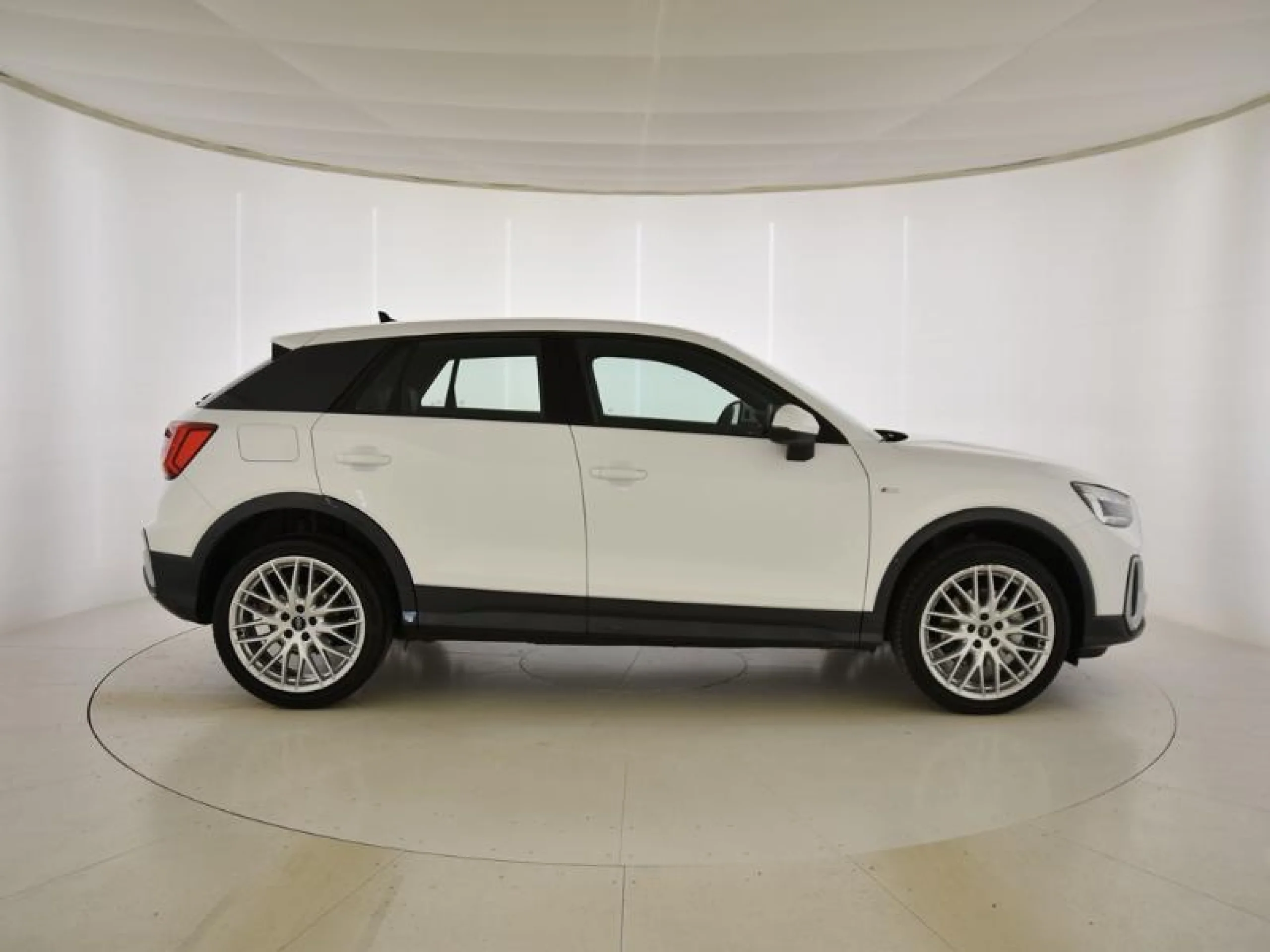 AUDI Q2 ADRENALIN 35 TFSI 110KW (150CV) S TRONIC - Foto 3