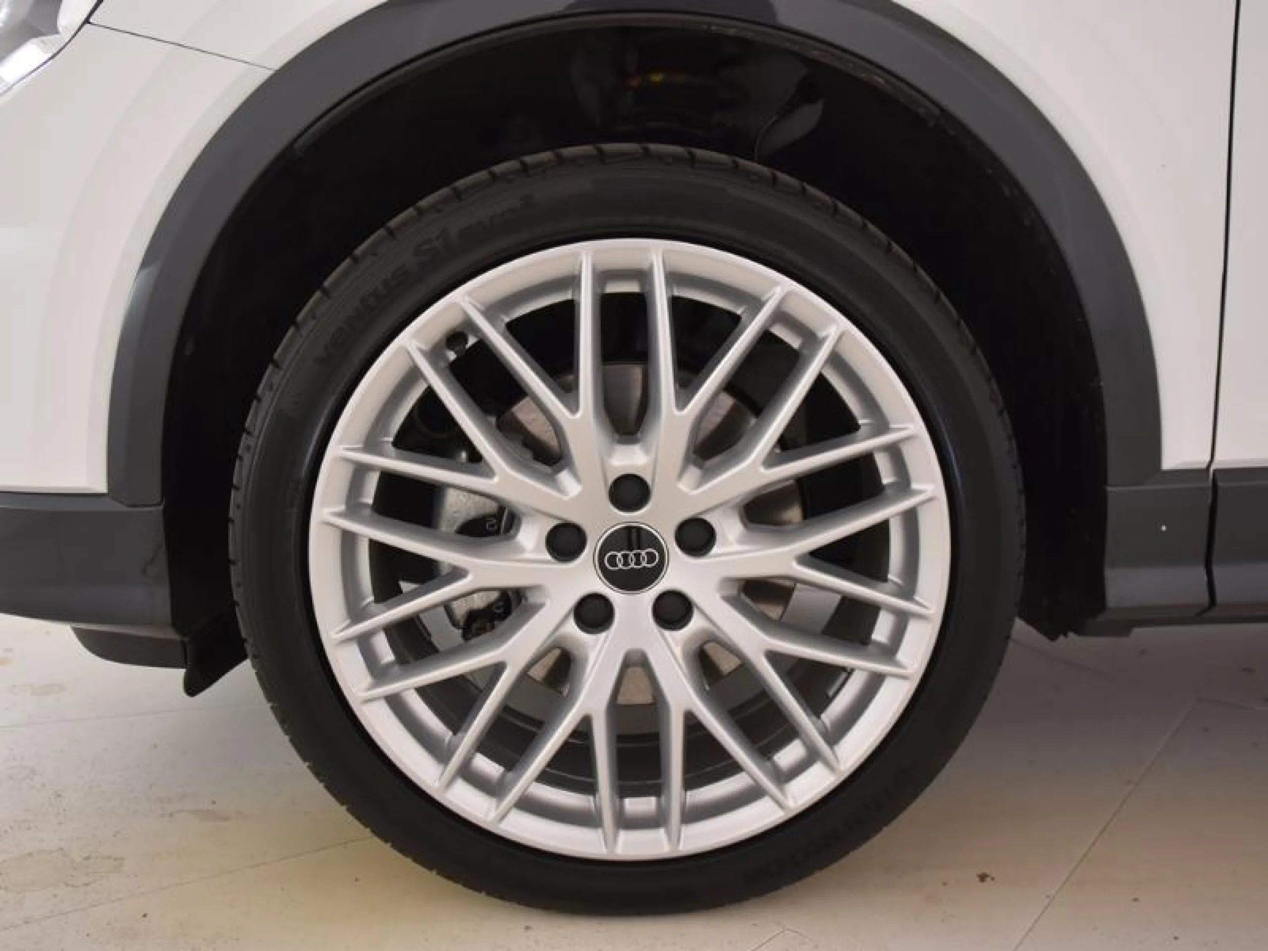 AUDI Q2 ADRENALIN 35 TFSI 110KW (150CV) S TRONIC - Foto 8