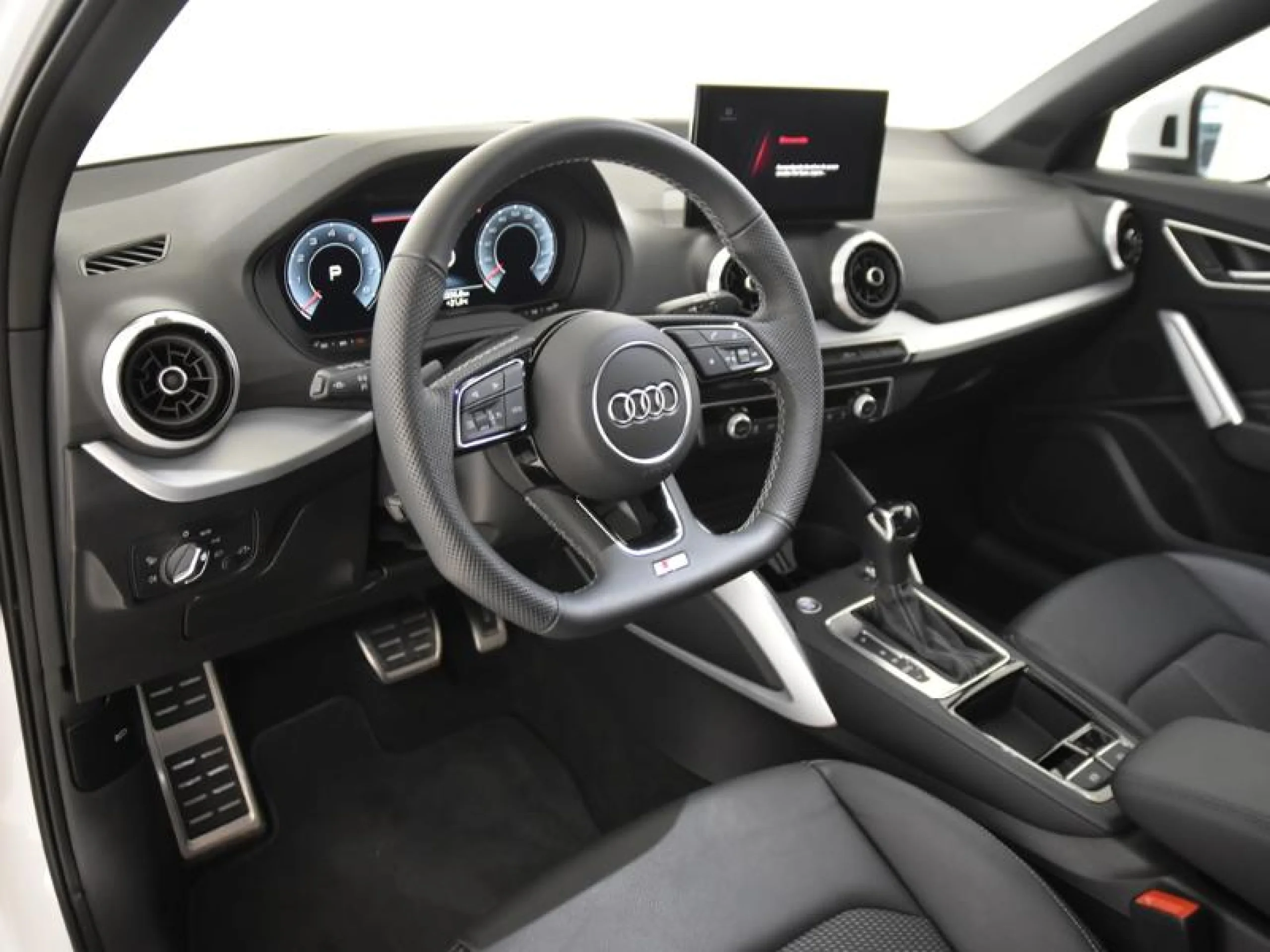 AUDI Q2 ADRENALIN 35 TFSI 110KW (150CV) S TRONIC - Foto 10
