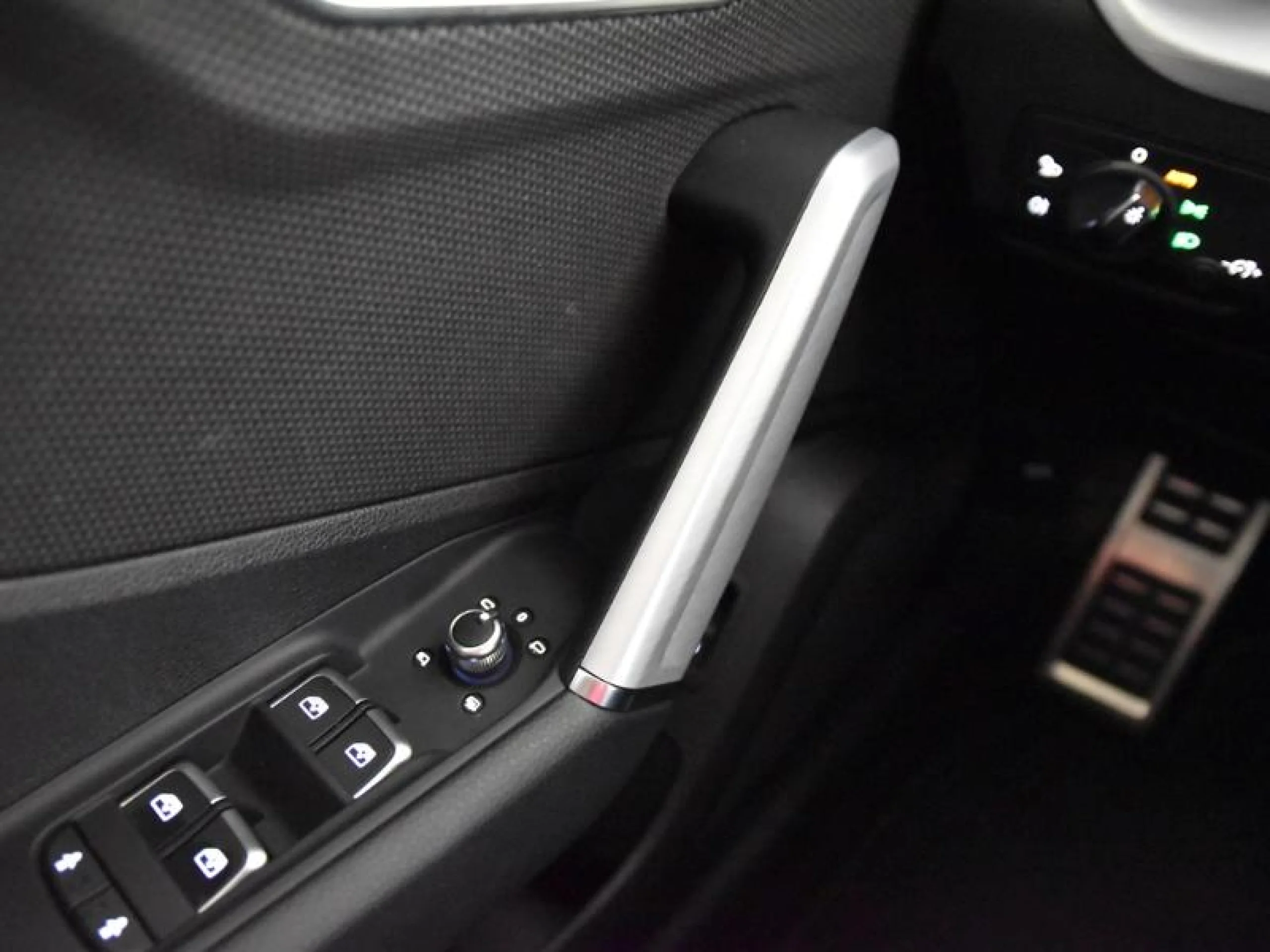 AUDI Q2 ADRENALIN 35 TFSI 110KW (150CV) S TRONIC - Foto 19