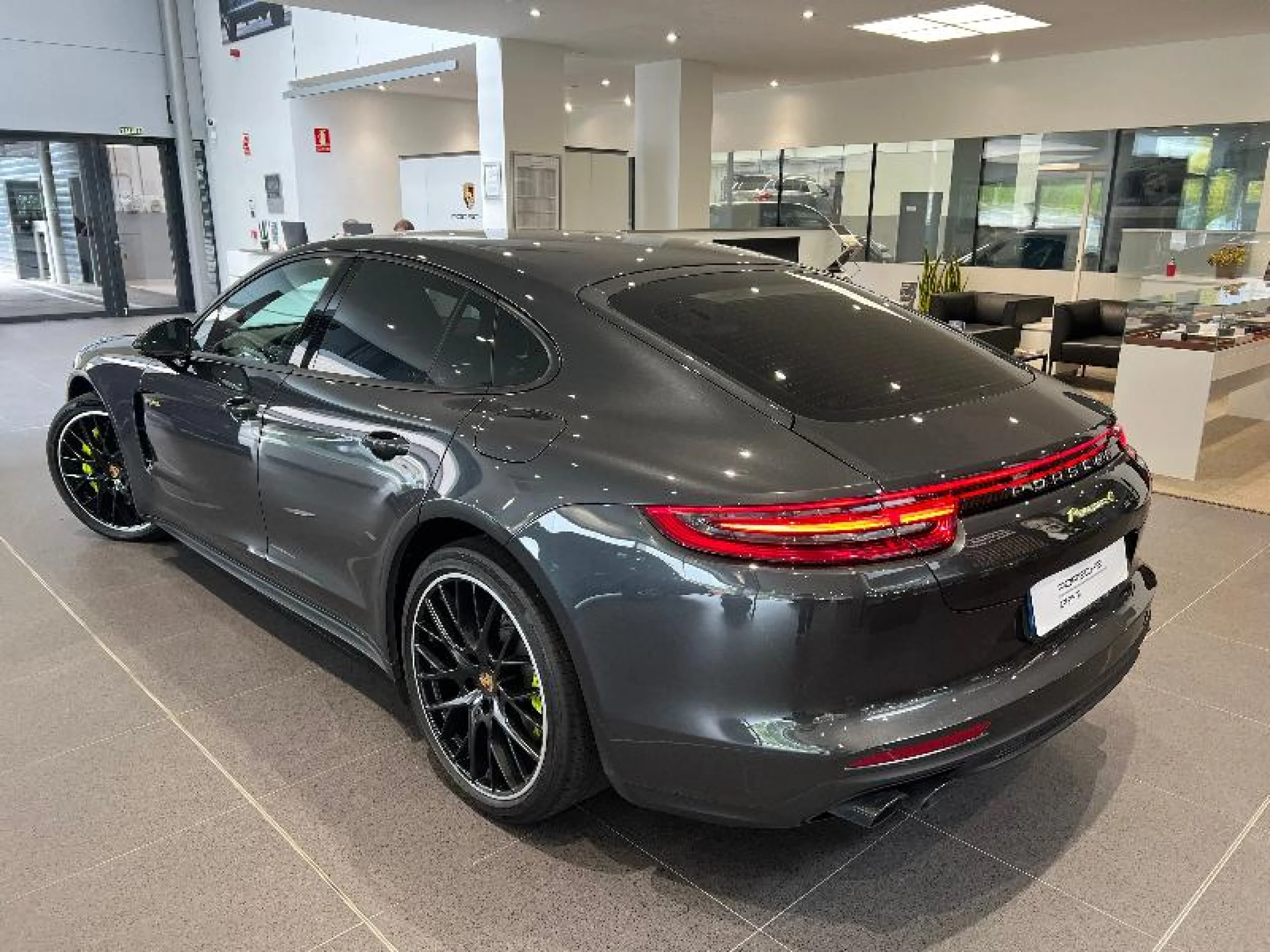 PORSCHE PANAMERA 4 E HYBRID - Foto 3