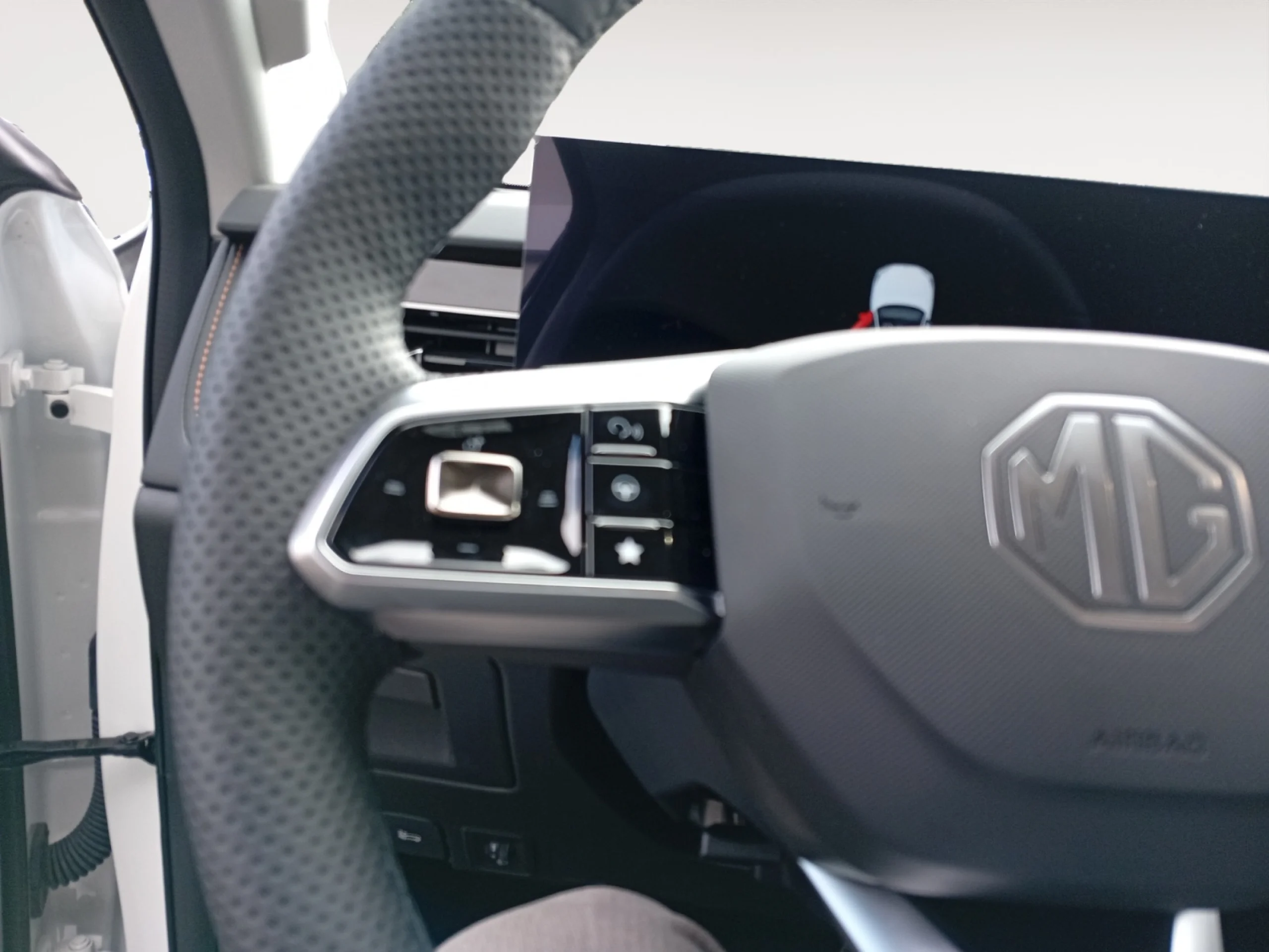 MG HS MG HS HEV 1.5T HEV 2KWH AT 2WD LUX LHD HEATING PACK DARK L WHITE WSD - Foto 12