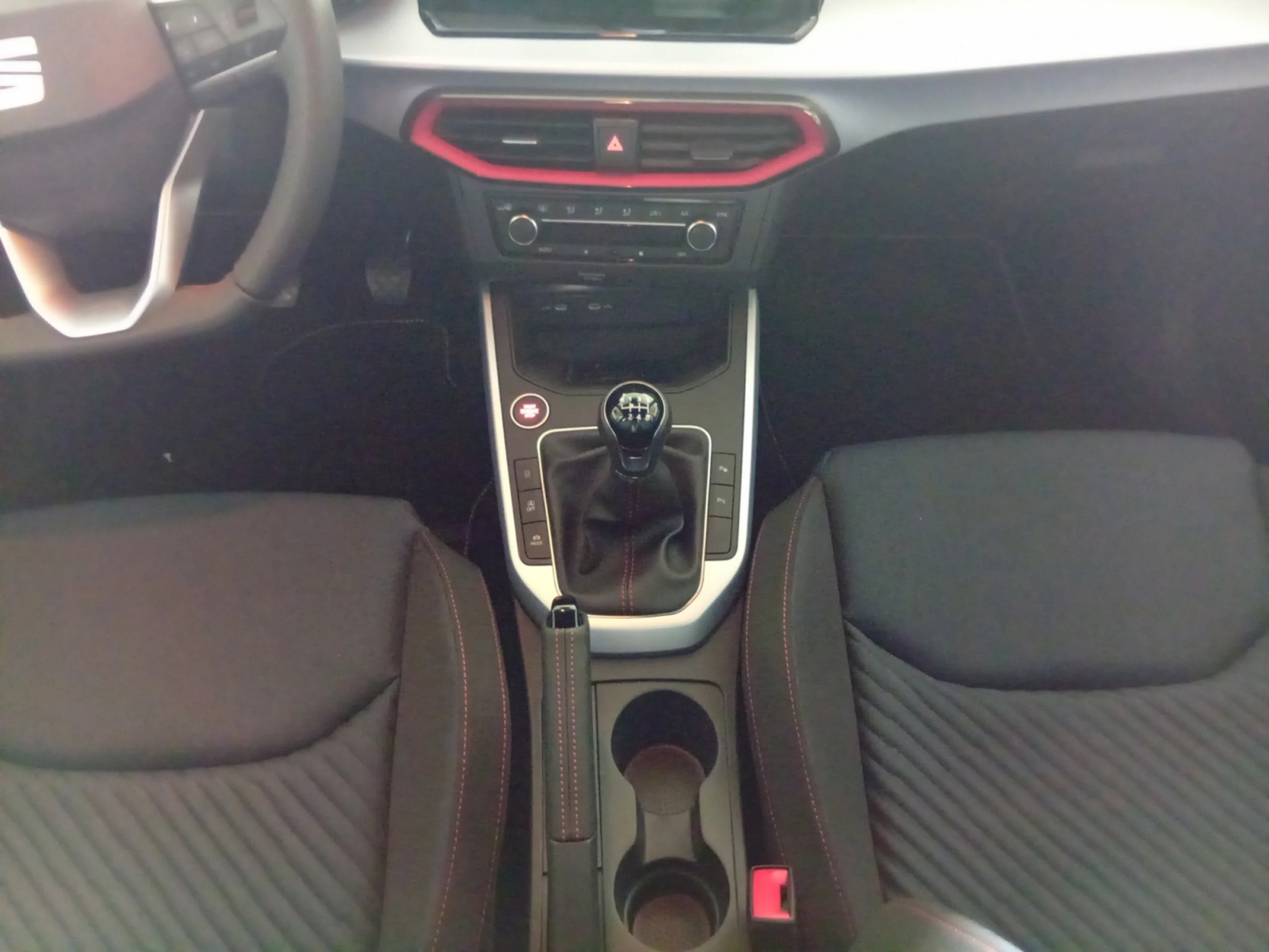 SEAT ARONA 1.0 TSI 85KW (115CV) FR LIMITED EDITION - Foto 18