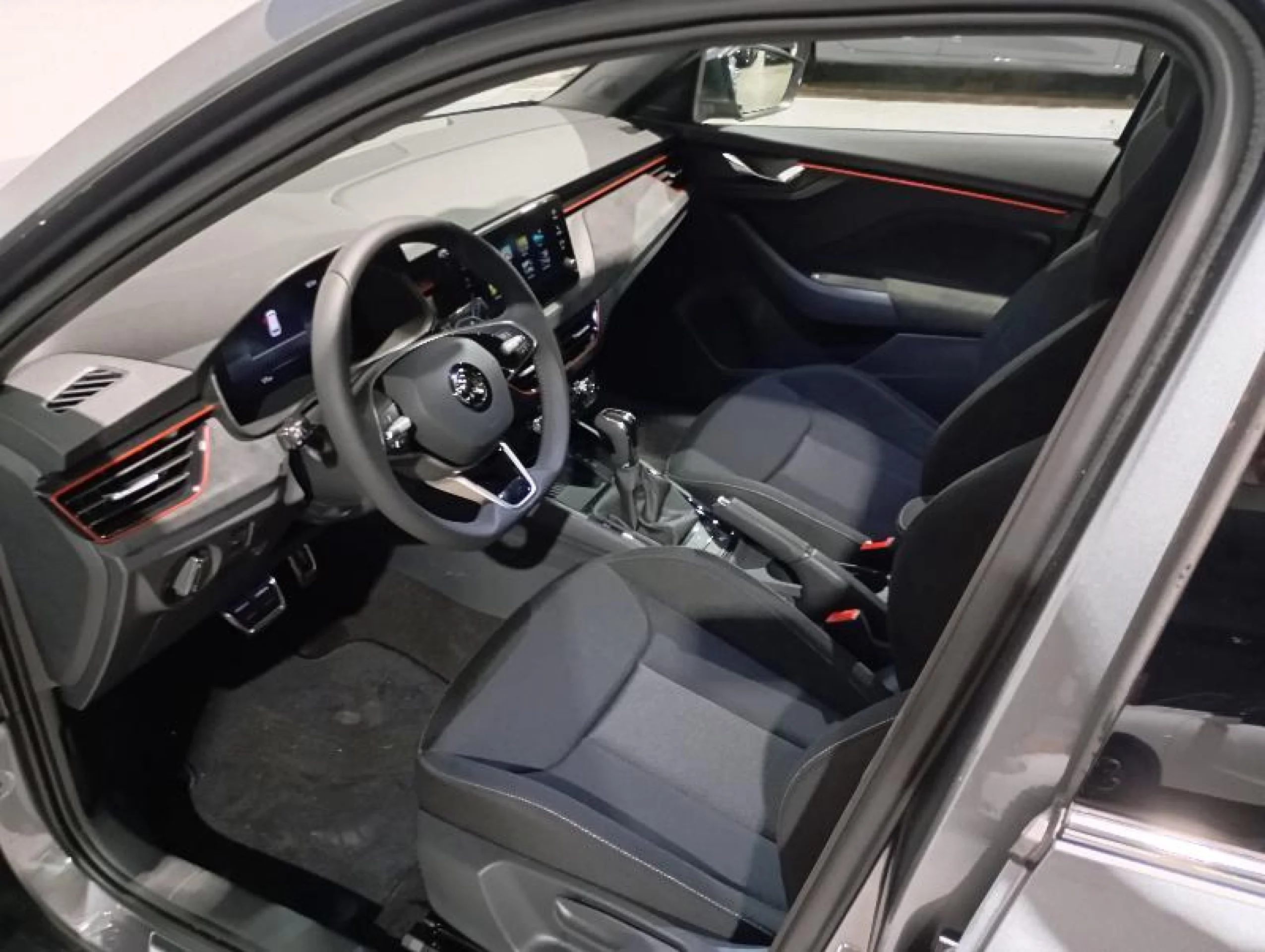 SKODA KAMIQ 1.0 TSI 85KW (115CV) DESIGN - Foto 9
