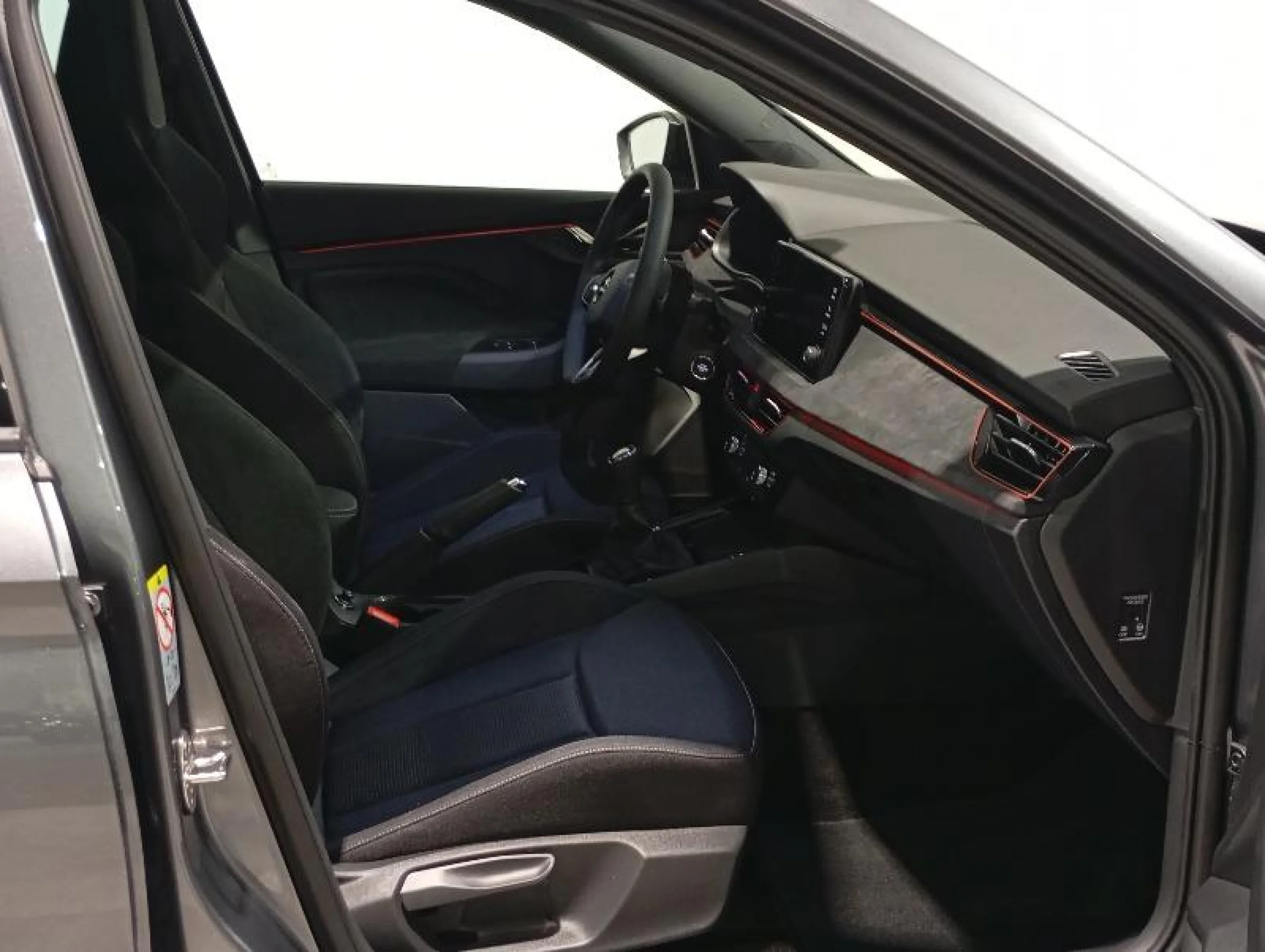 SKODA KAMIQ 1.0 TSI 85KW (115CV) DESIGN - Foto 5