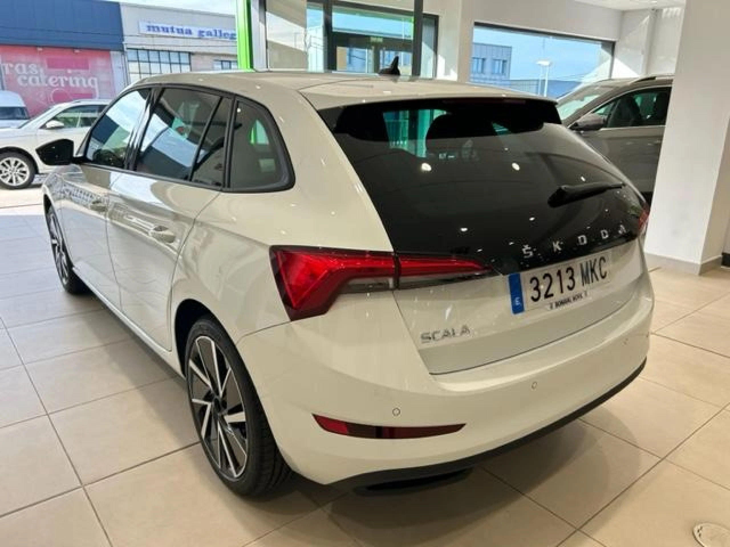 SKODA SCALA 1.0 TSI 81KW (110CV) SPORT - Foto 2