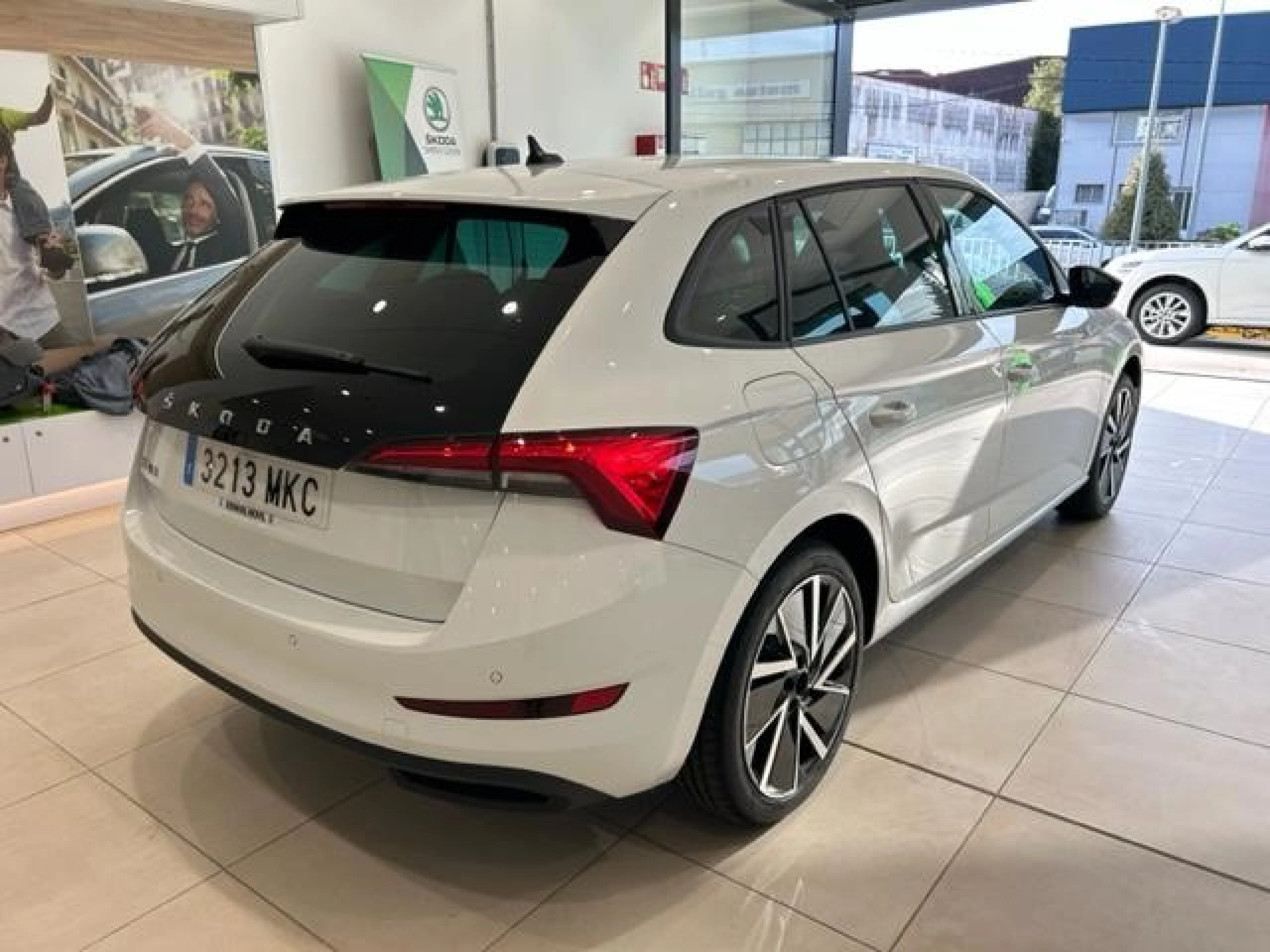 SKODA SCALA 1.0 TSI 81KW (110CV) SPORT - Foto 3