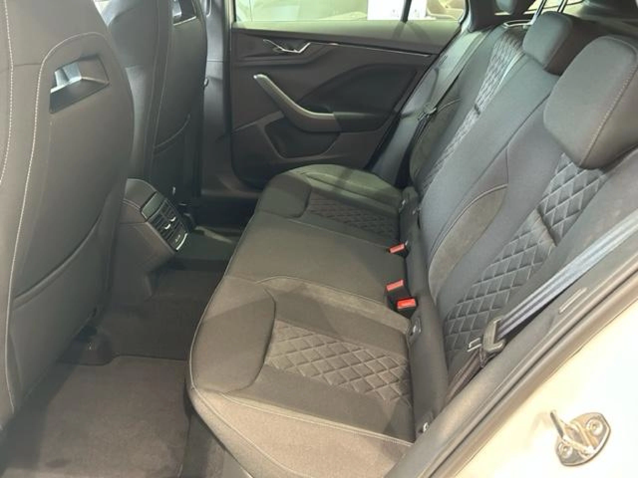 SKODA SCALA 1.0 TSI 81KW (110CV) SPORT - Foto 8