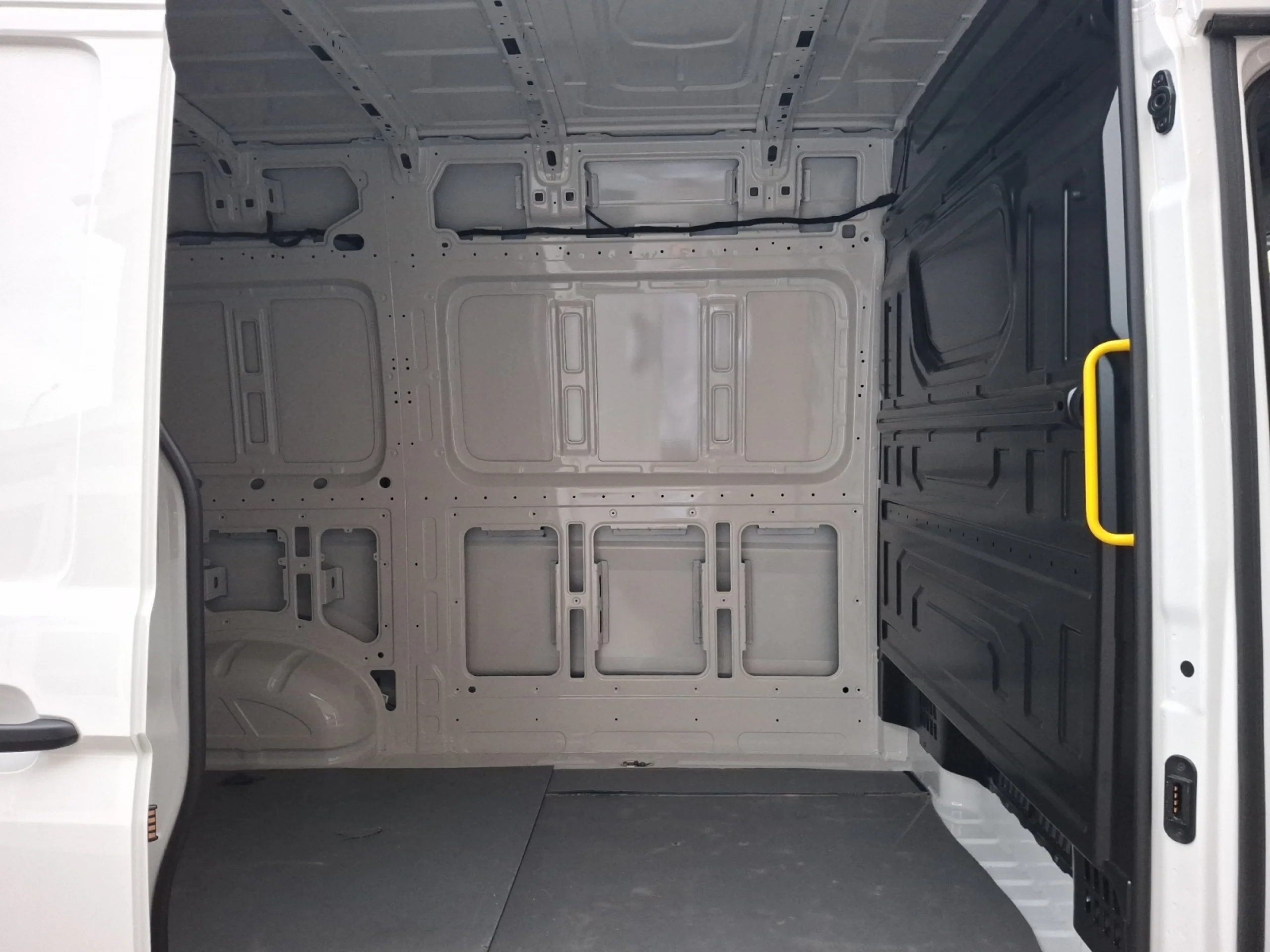 VW COMERCIALES Crafter CRAFTER  30 FURGÓN  BATALLA MEDIA L3H2 2.0 TDI FWD 103 KW (140 CV) 6 VEL. 3000 KG - Foto 6