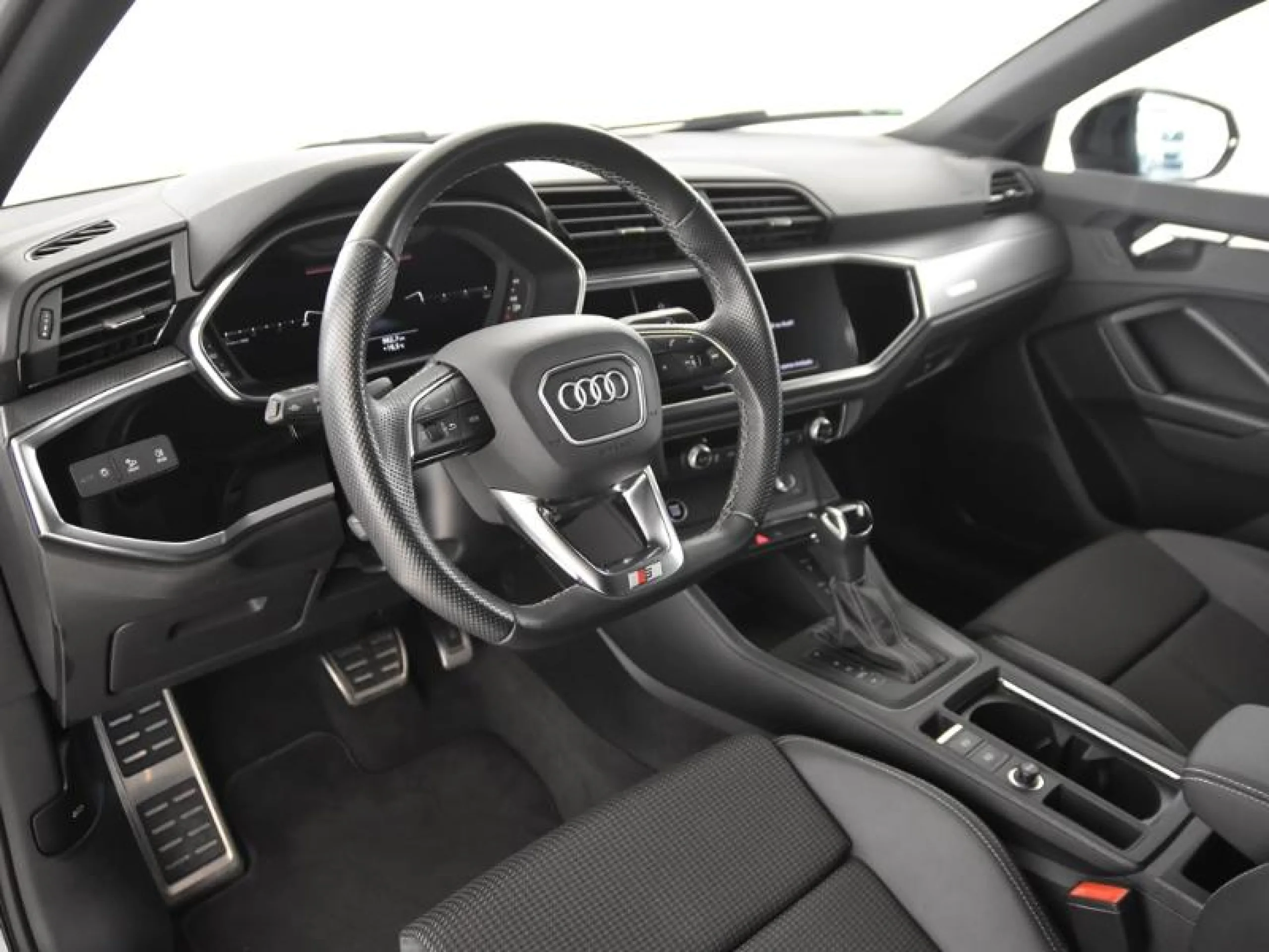 AUDI Q3 BLACK LINE 35 TFSI 110KW (150CV) S TRON - Foto 9