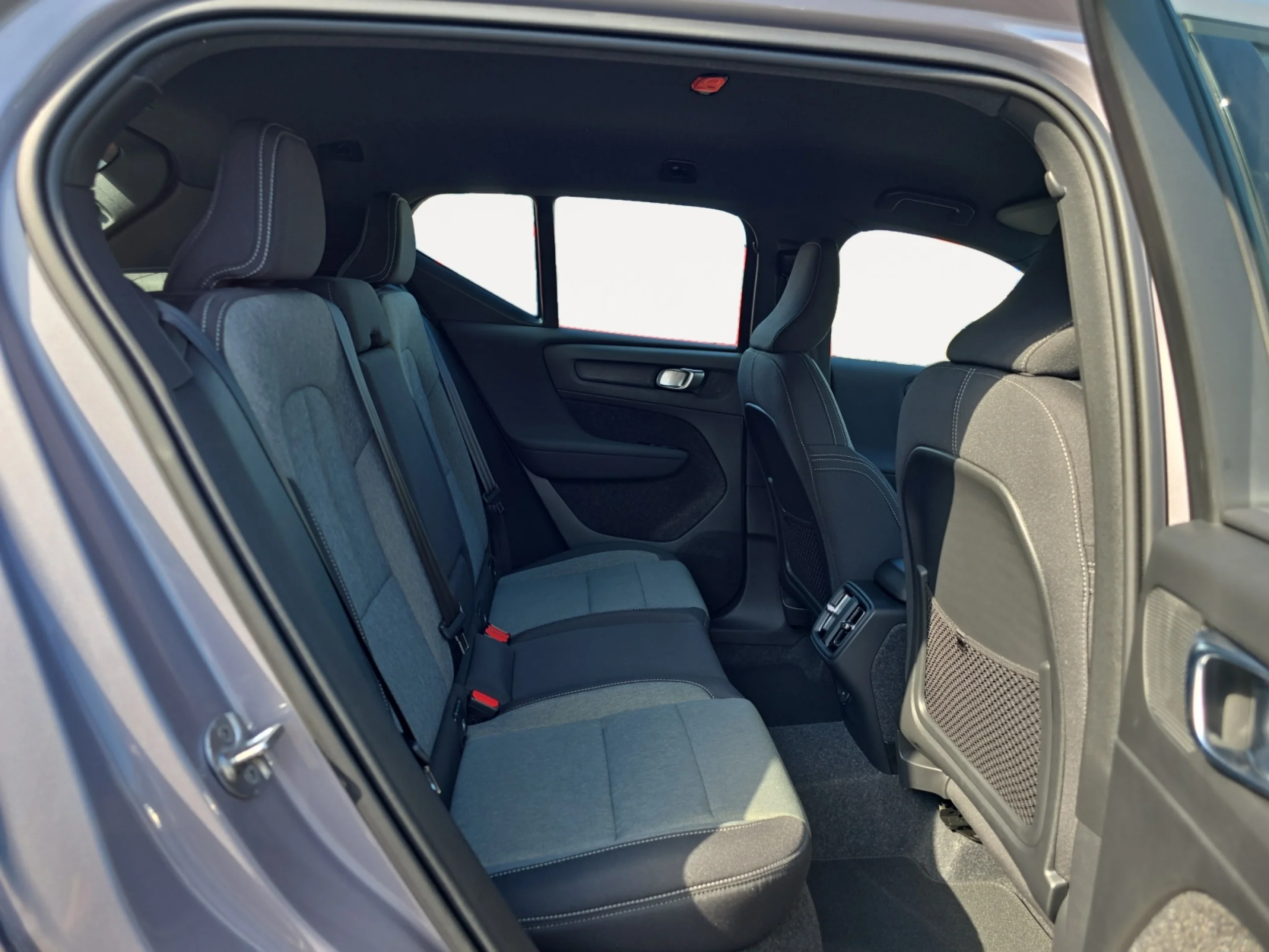 VOLVO XC40 2.0 B3 G CORE AUTO - Foto 6